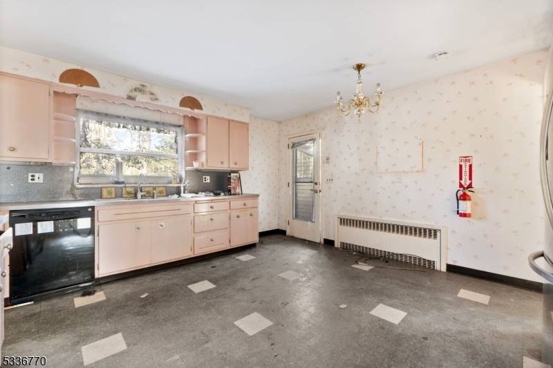 Upper Saddle River Boro, NJ 07458,20 Hidden Glen Rd