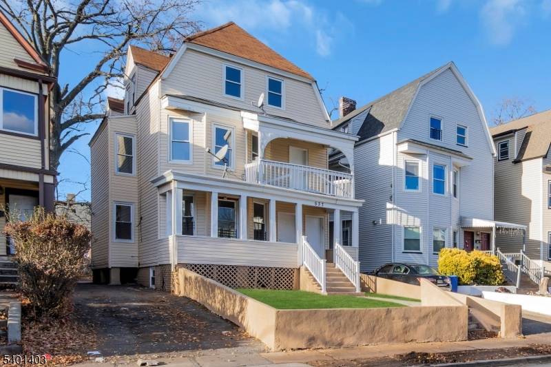 East Orange City, NJ 07017,537 N Grove St