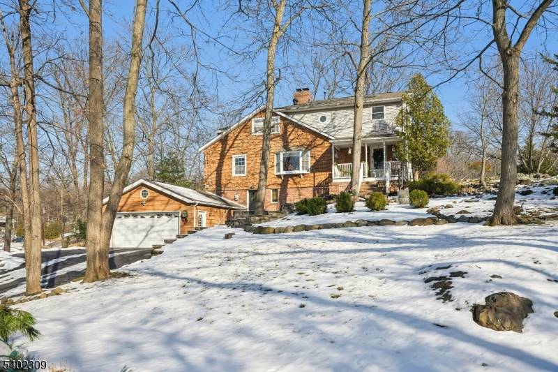 North Haledon Boro, NJ 07508,14 Manor Rd