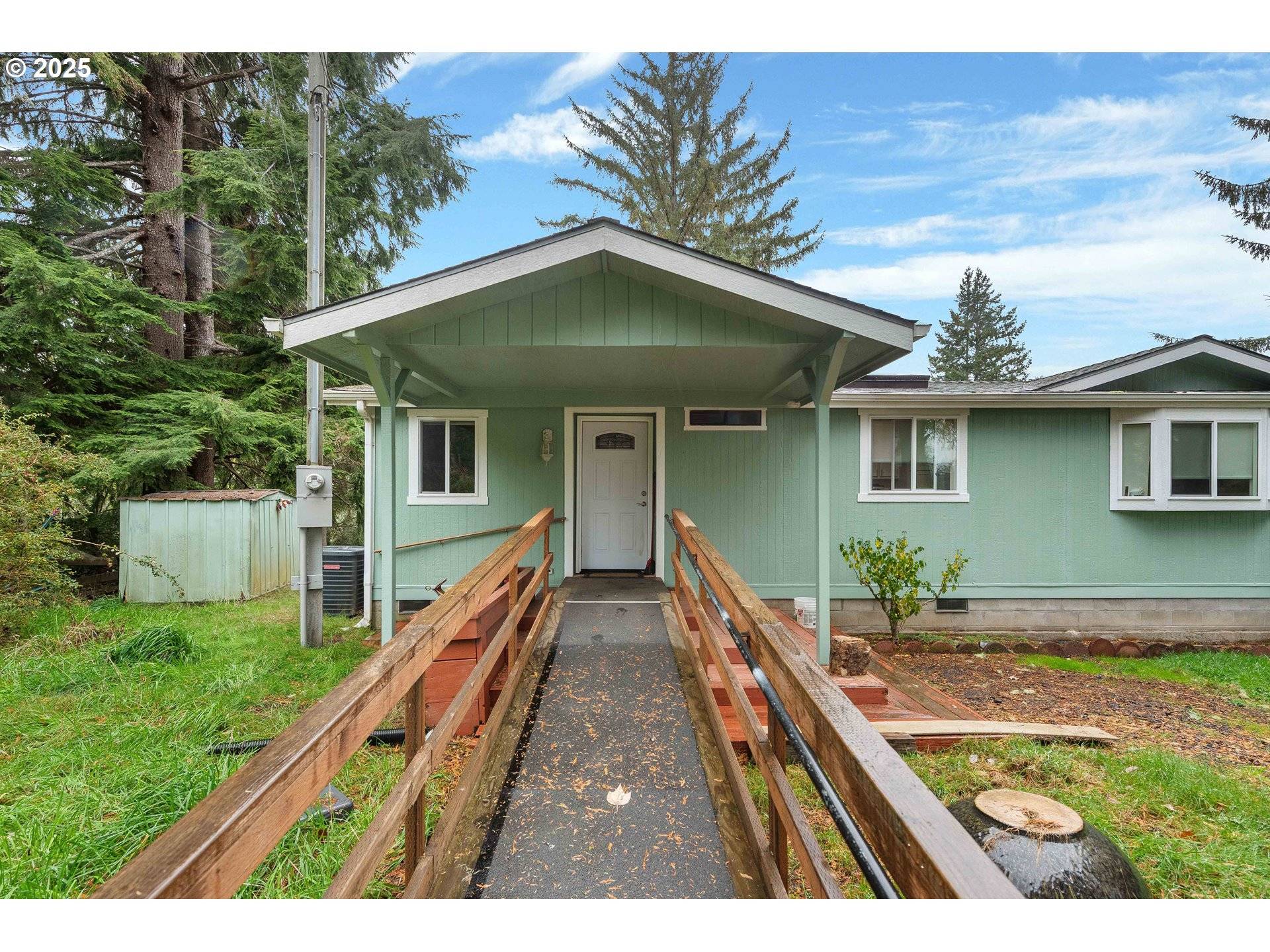 Coos Bay, OR 97420,94645 BLUE HERON LN