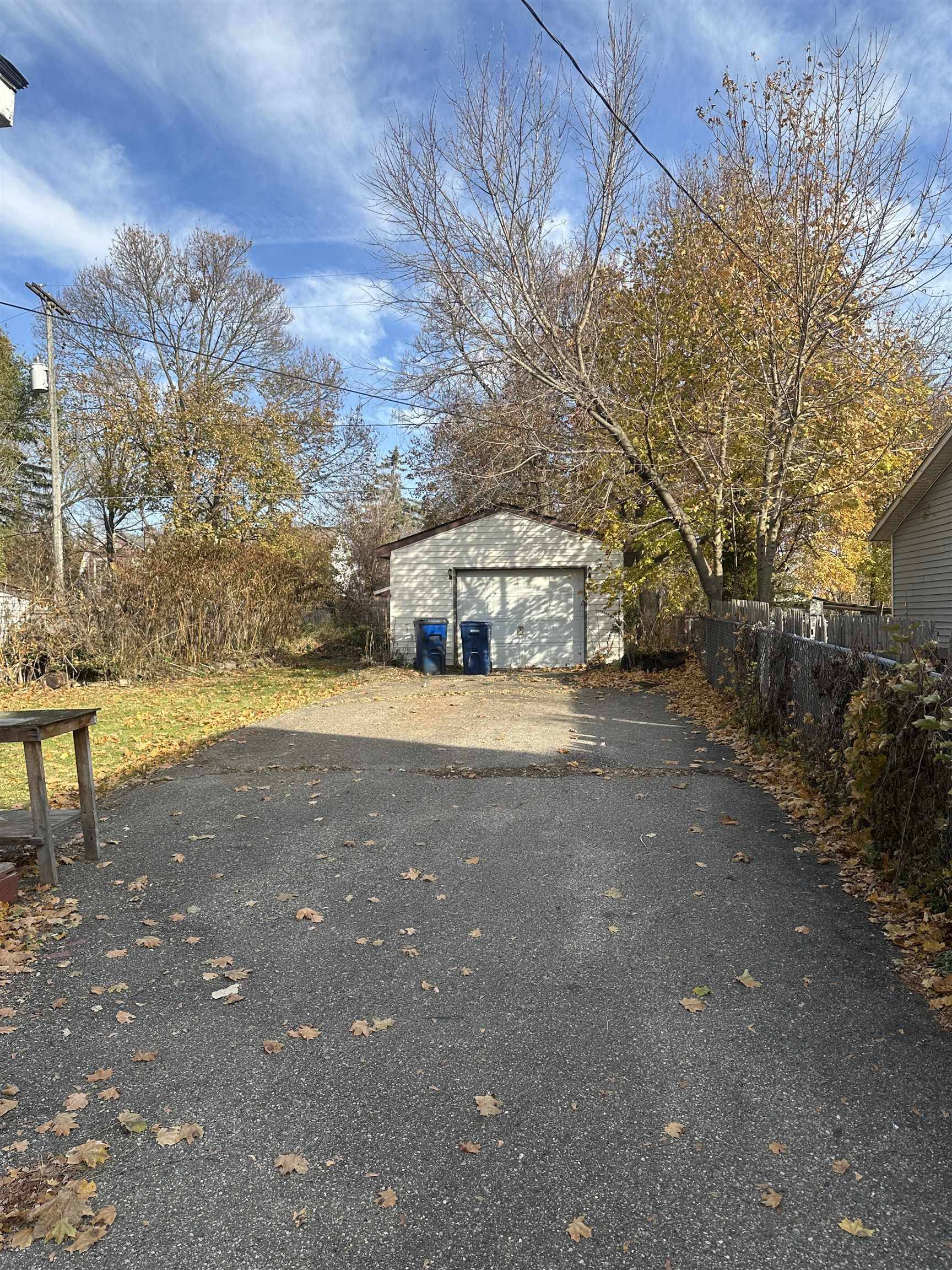 Flint, MI 48504,1900 Cadillac ST