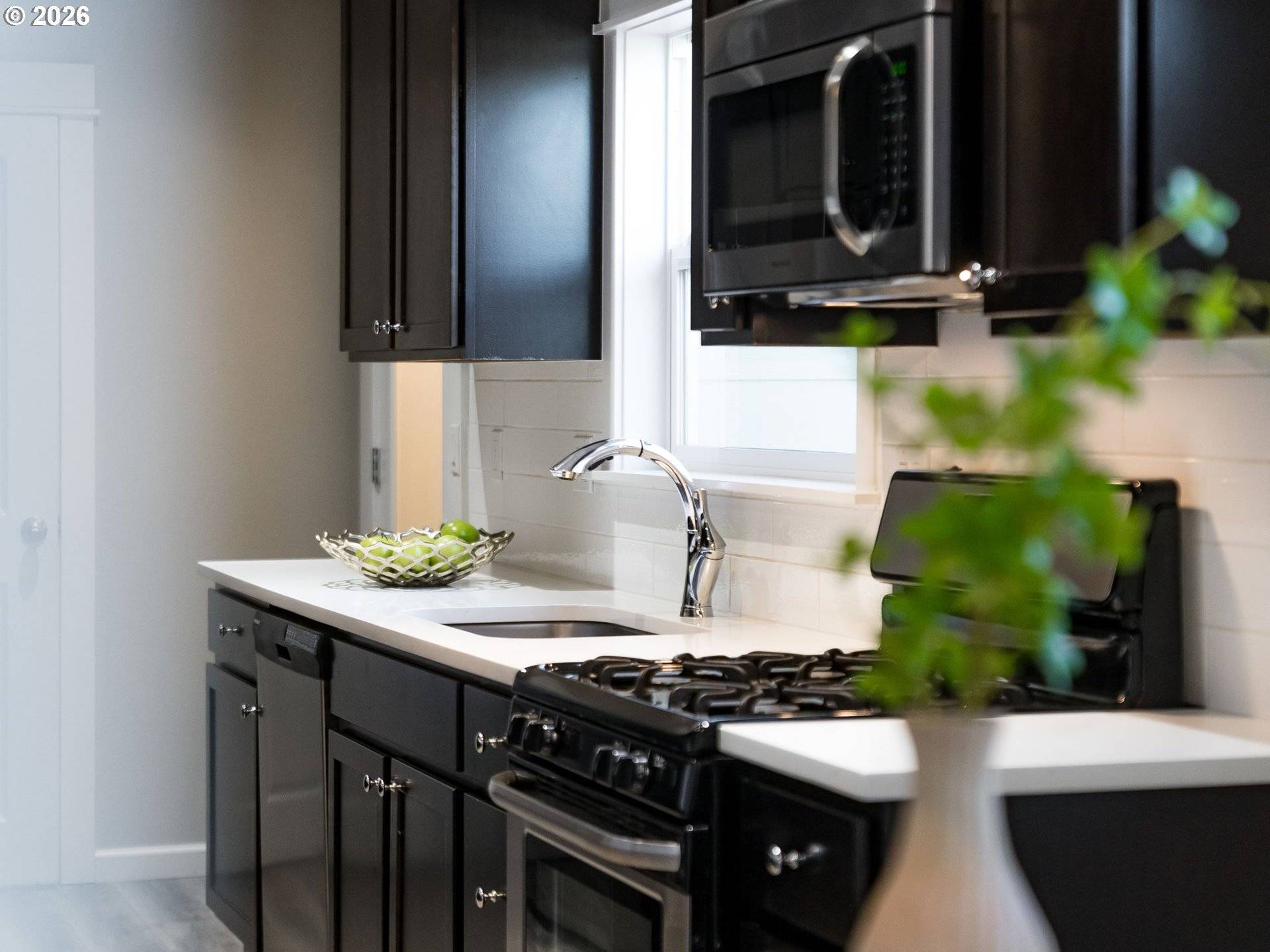 Canby, OR 97013,672 S FIR ST