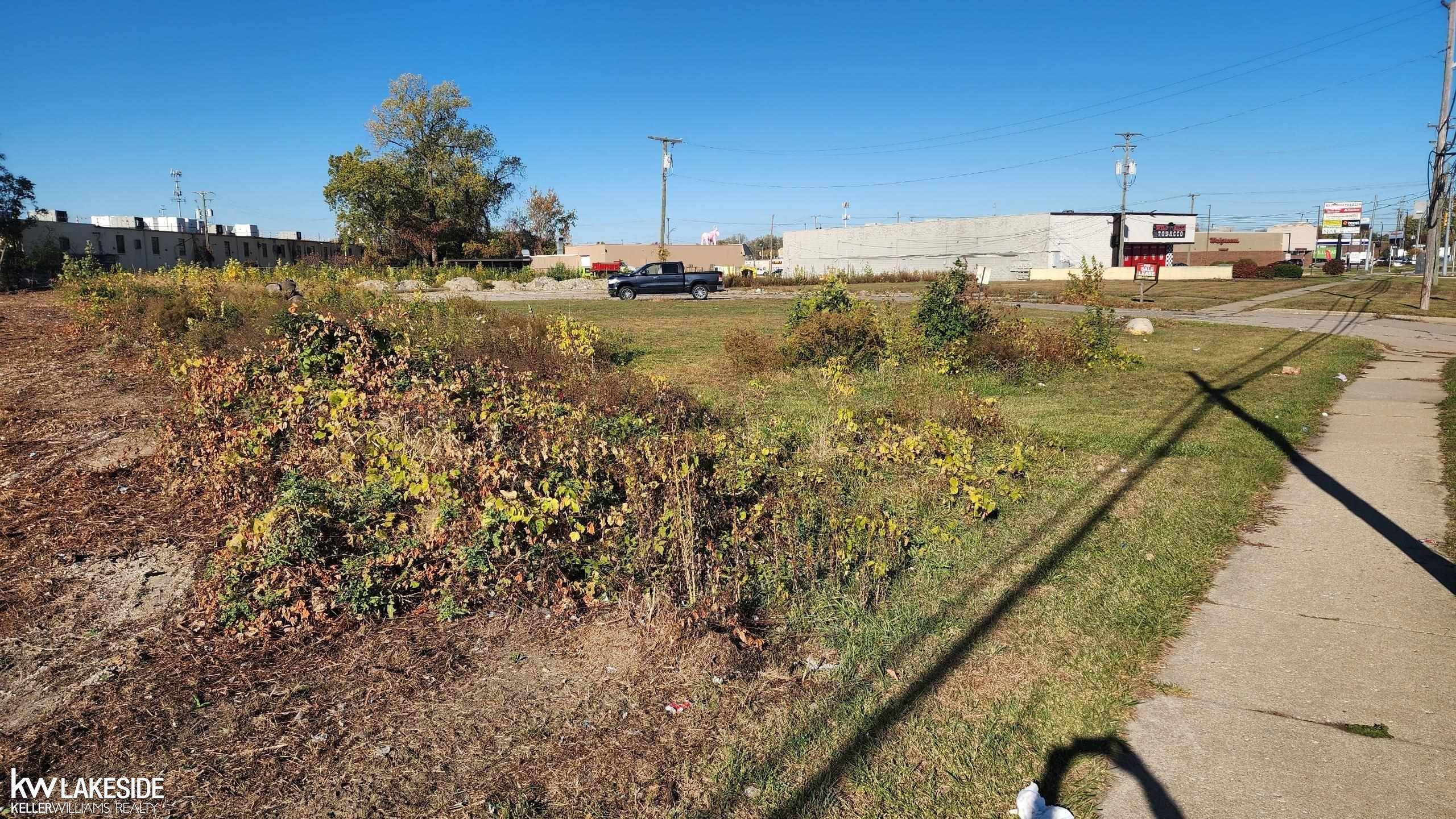 Roseville, MI 48066,30935 Utica RD