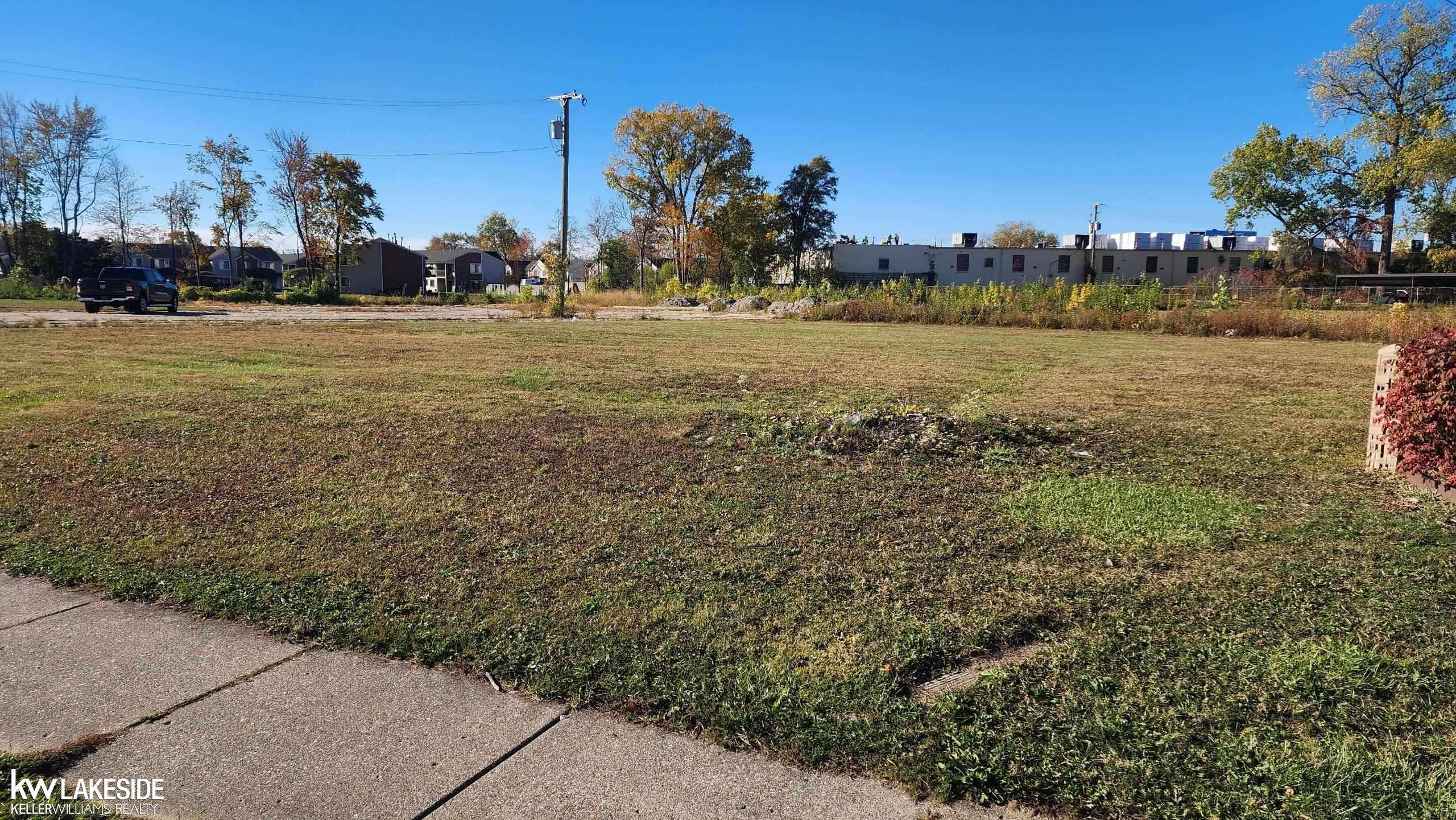 Roseville, MI 48066,30935 Utica RD