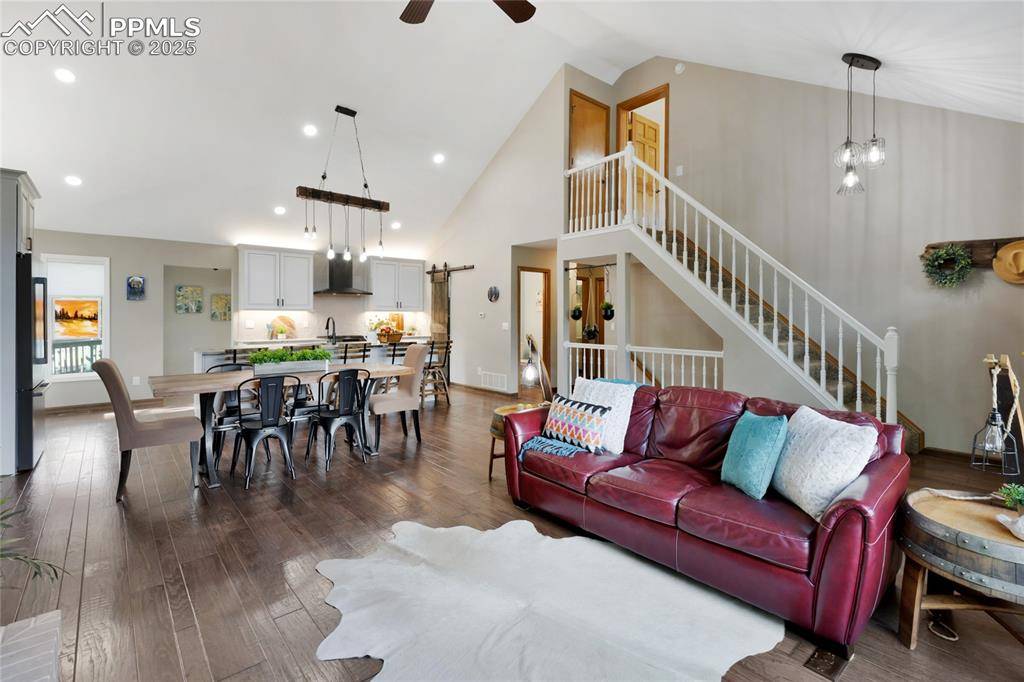 Woodland Park, CO 80863,220 Crestwood DR