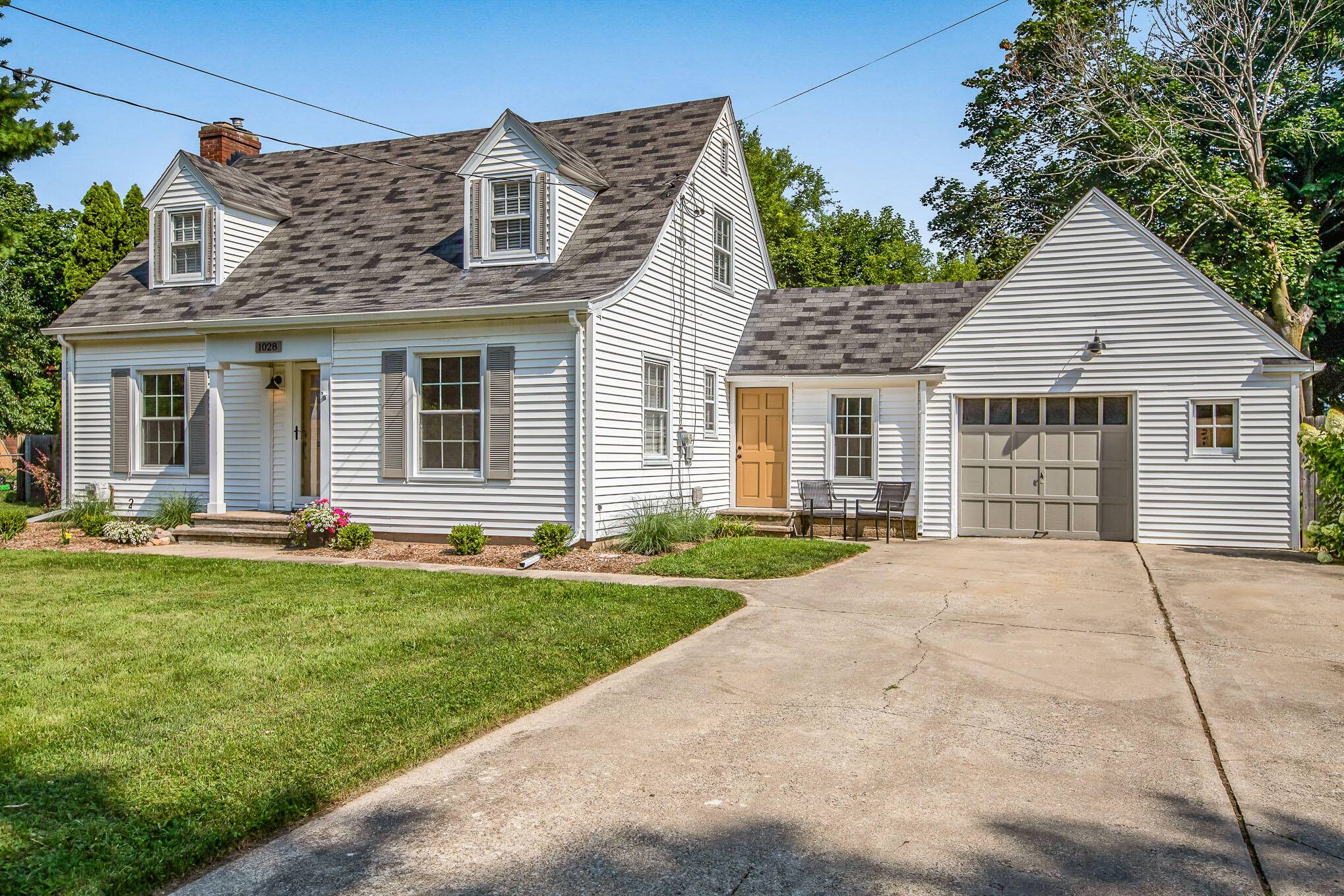 Kalamazoo, MI 49008,1028 Clover ST