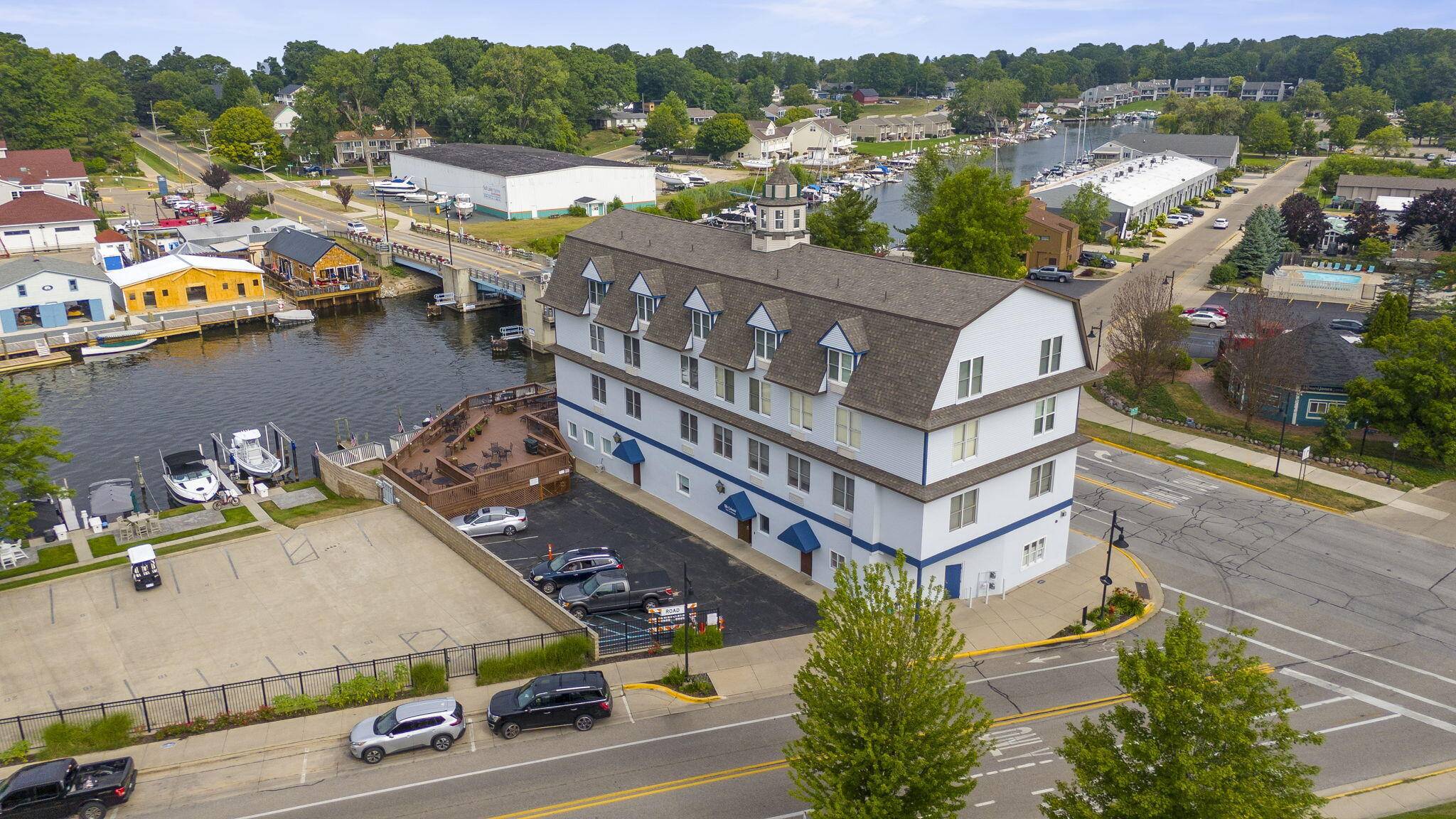 South Haven, MI 49090,532 Dyckman AVE #B1A