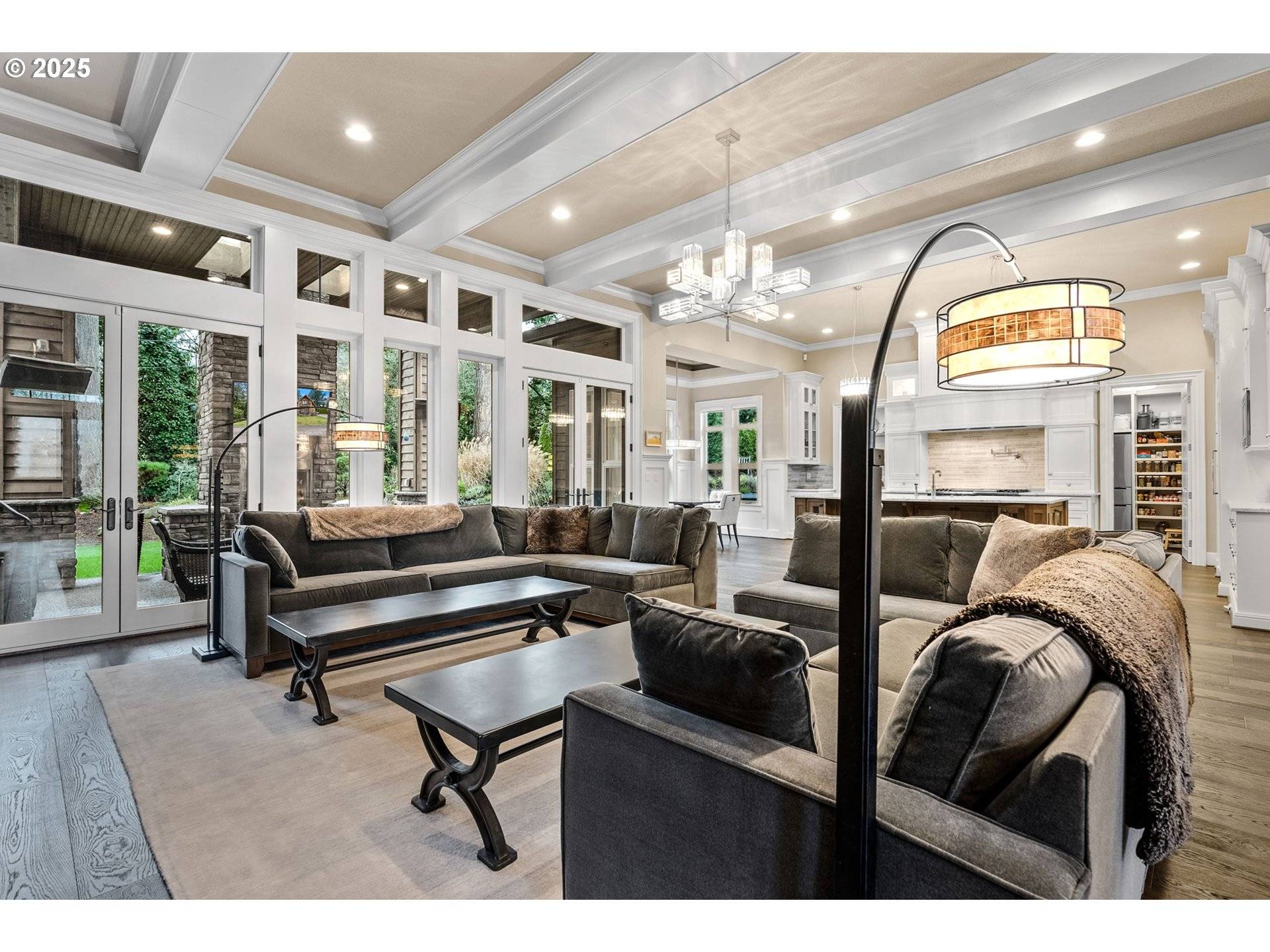 Lake Oswego, OR 97034,13710 KNAUS RD