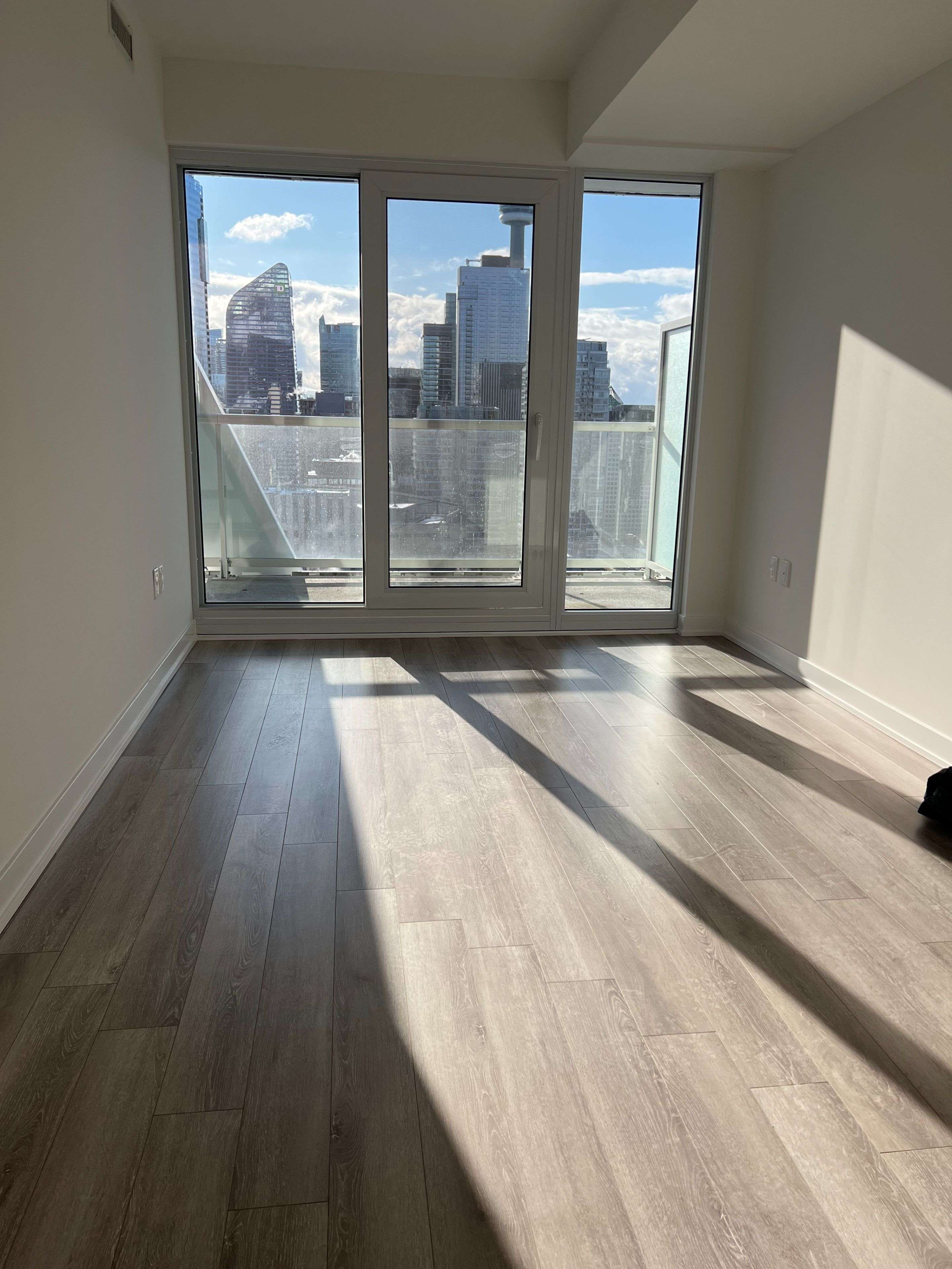 Toronto C01, ON M5T 1T4,230 Simcoe ST S #3016