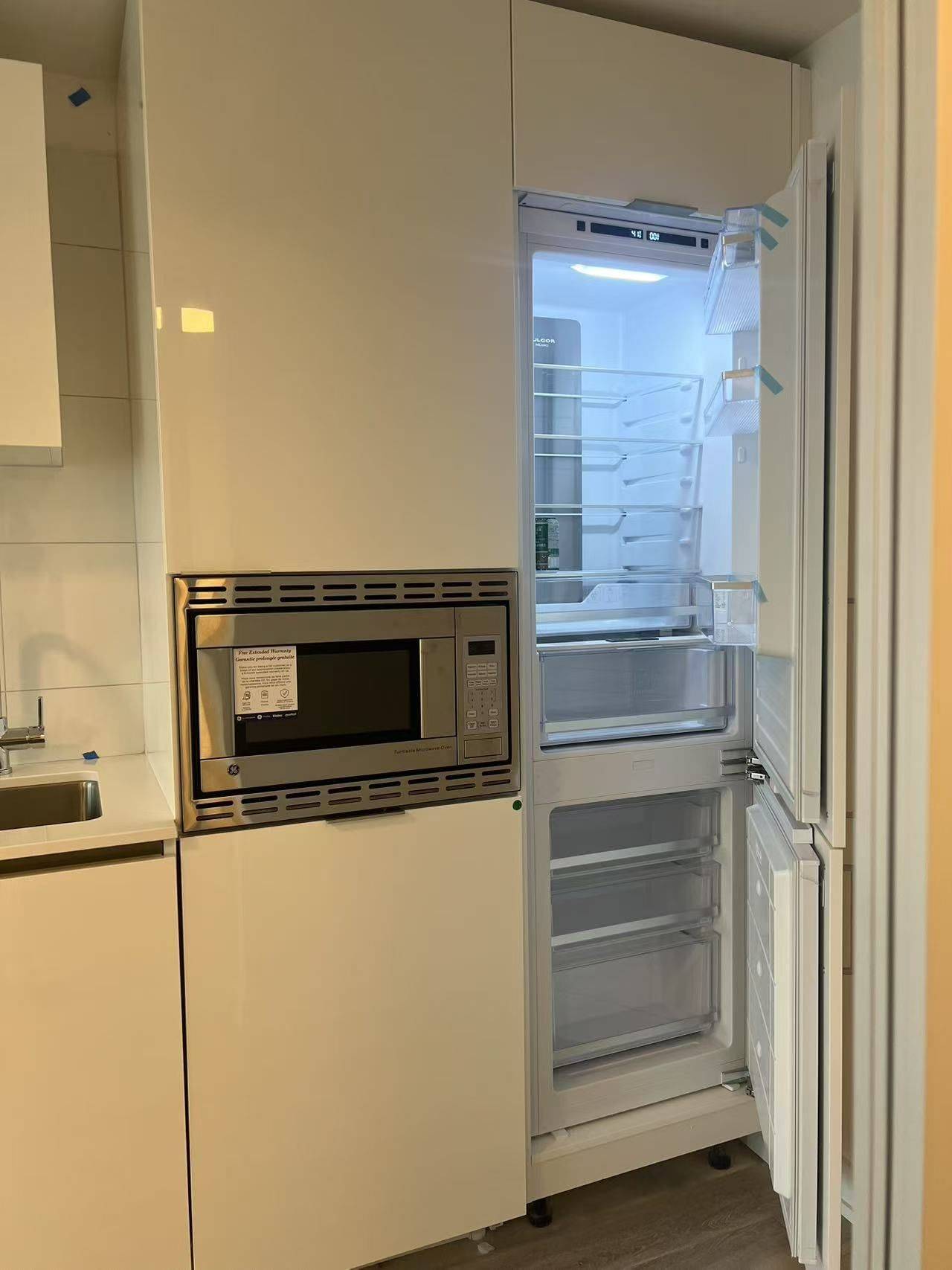 Toronto C01, ON M5T 1T4,230 Simcoe ST S #3016