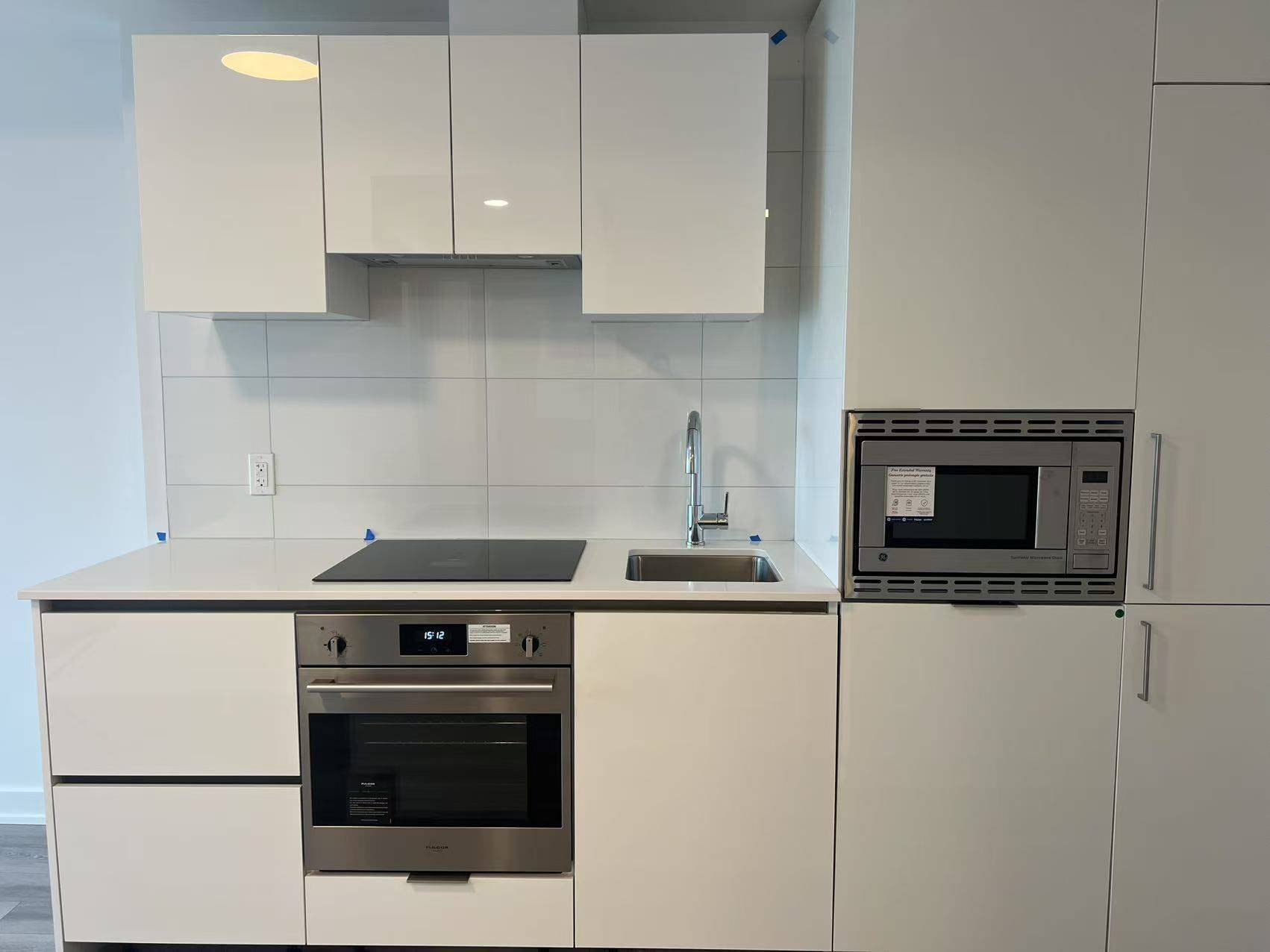 Toronto C01, ON M5T 1T4,230 Simcoe ST S #3016