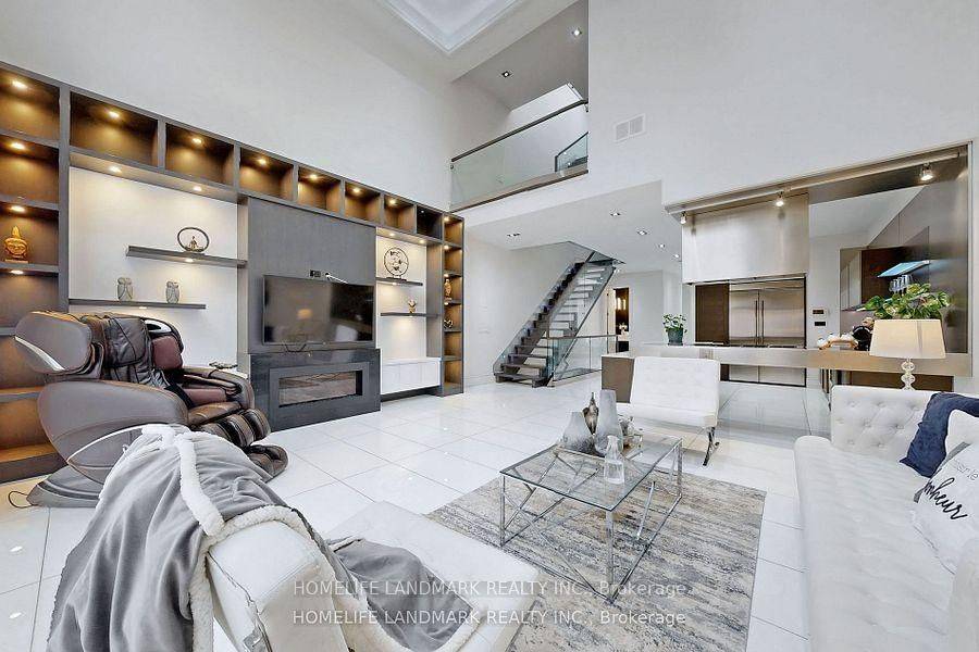 Toronto C04, ON M5M 3K5,301 Jedburgh RD