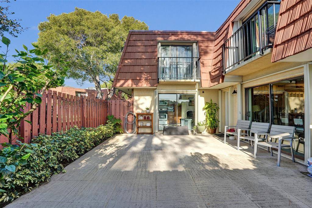 Delray Beach, FL 33445,1525 Augusta Circle #109