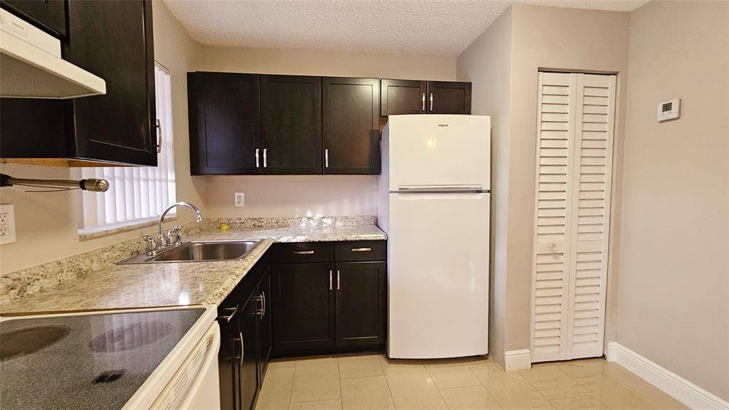 Margate, FL 33063,416 Lakeside Dr #129