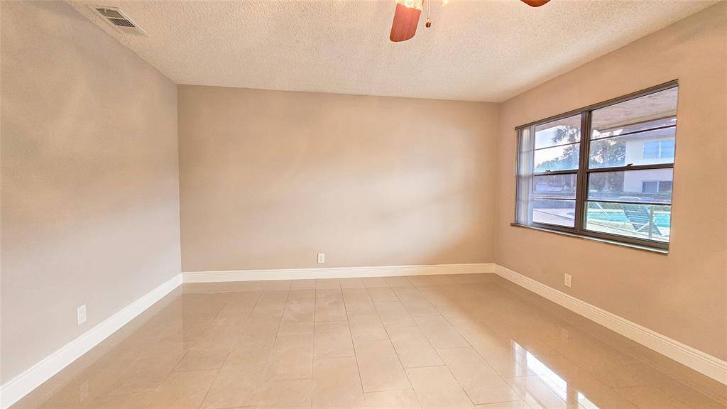 Margate, FL 33063,416 Lakeside Dr #129