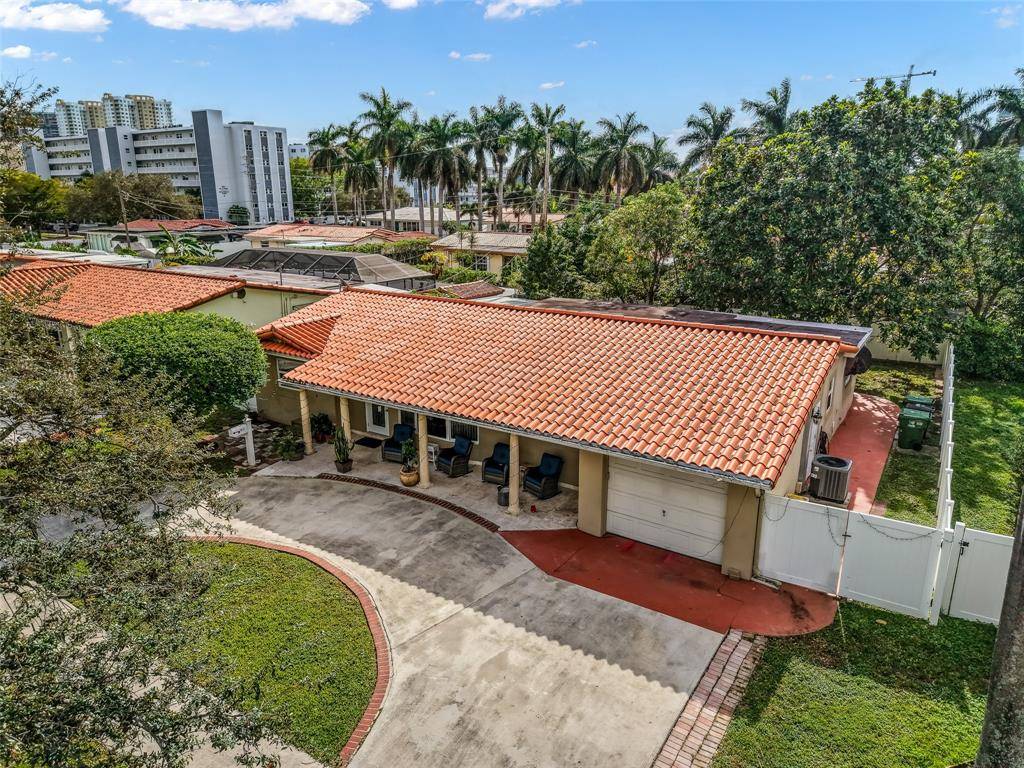 Hallandale Beach, FL 33009,1032 NE 4th Ct