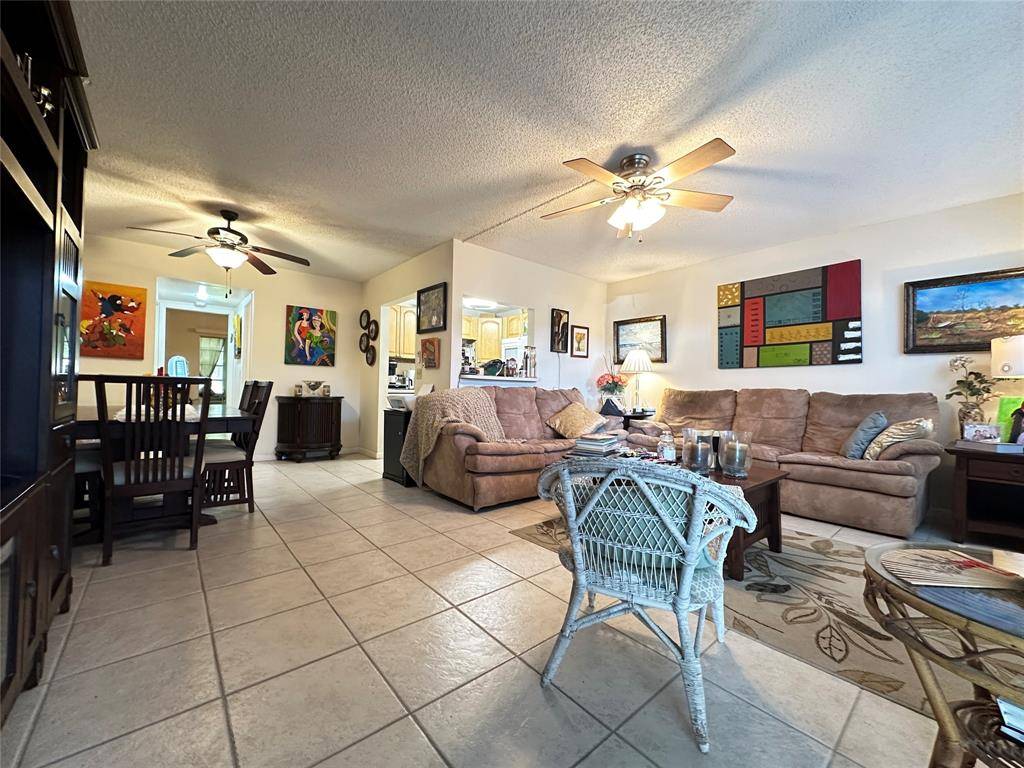 Deerfield Beach, FL 33442,211 Ventnor M #211