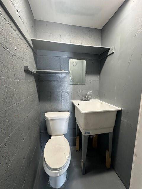 Oakland Park, FL 33309,822 NW 45th St #822