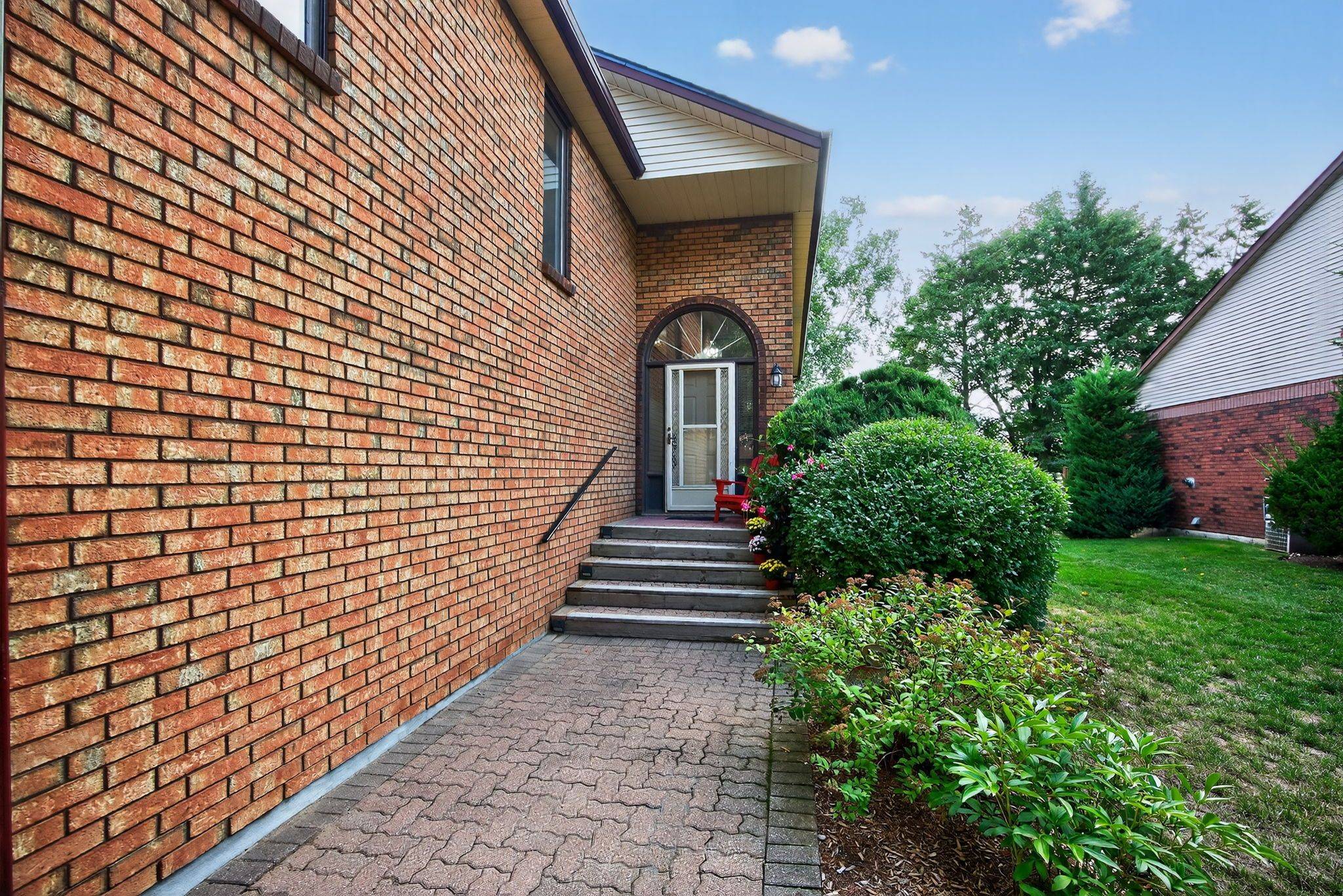 New Tecumseth, ON L9R 1R4,108 Green Briar RD