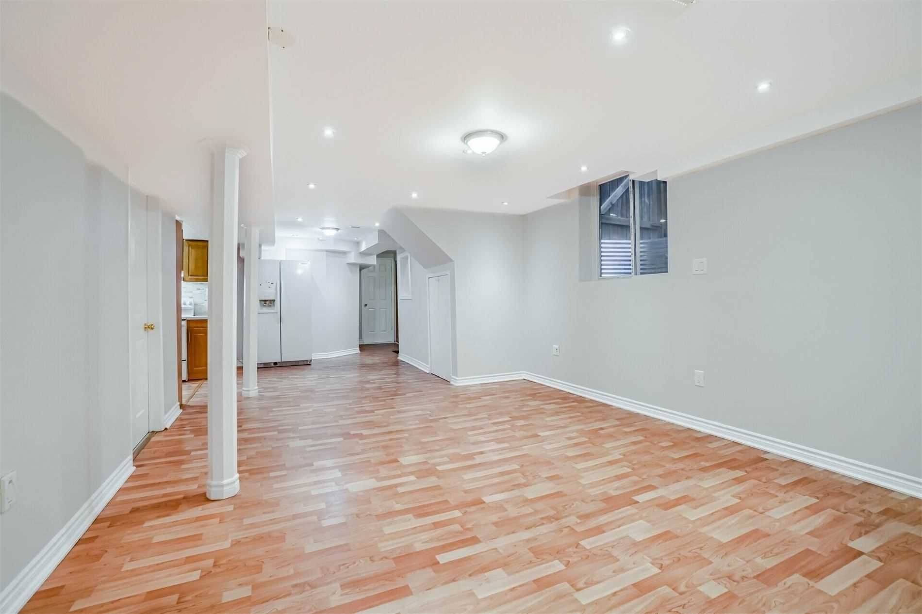 Mississauga, ON L5W 1E6,7236 Tippett CT #BSMT