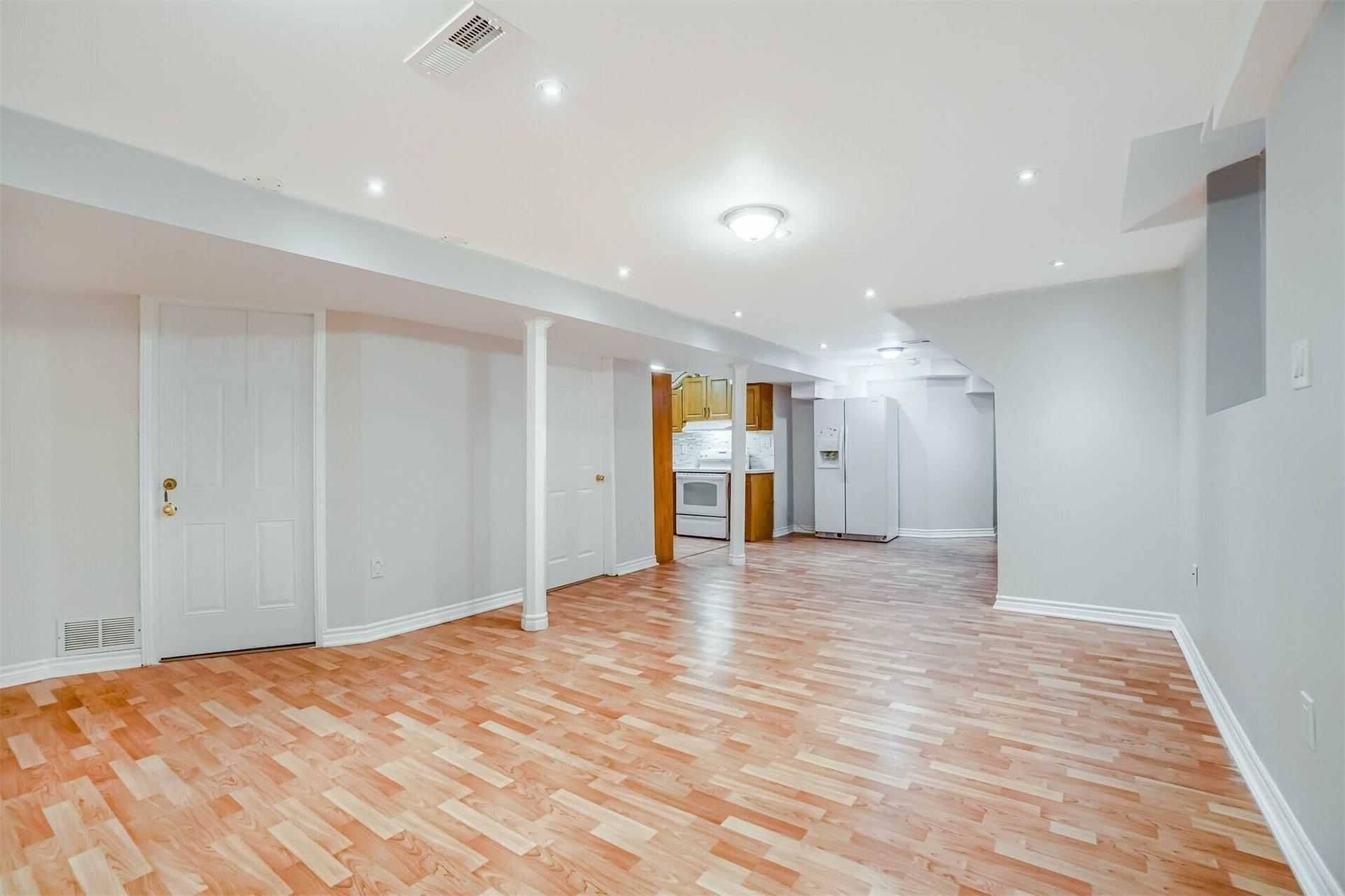 Mississauga, ON L5W 1E6,7236 Tippett CT #BSMT