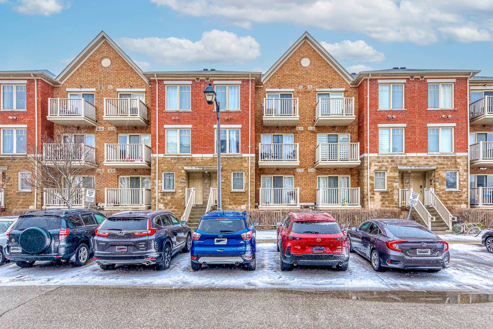 Mississauga, ON L5M 0E5,5050 Intrepid DR #64