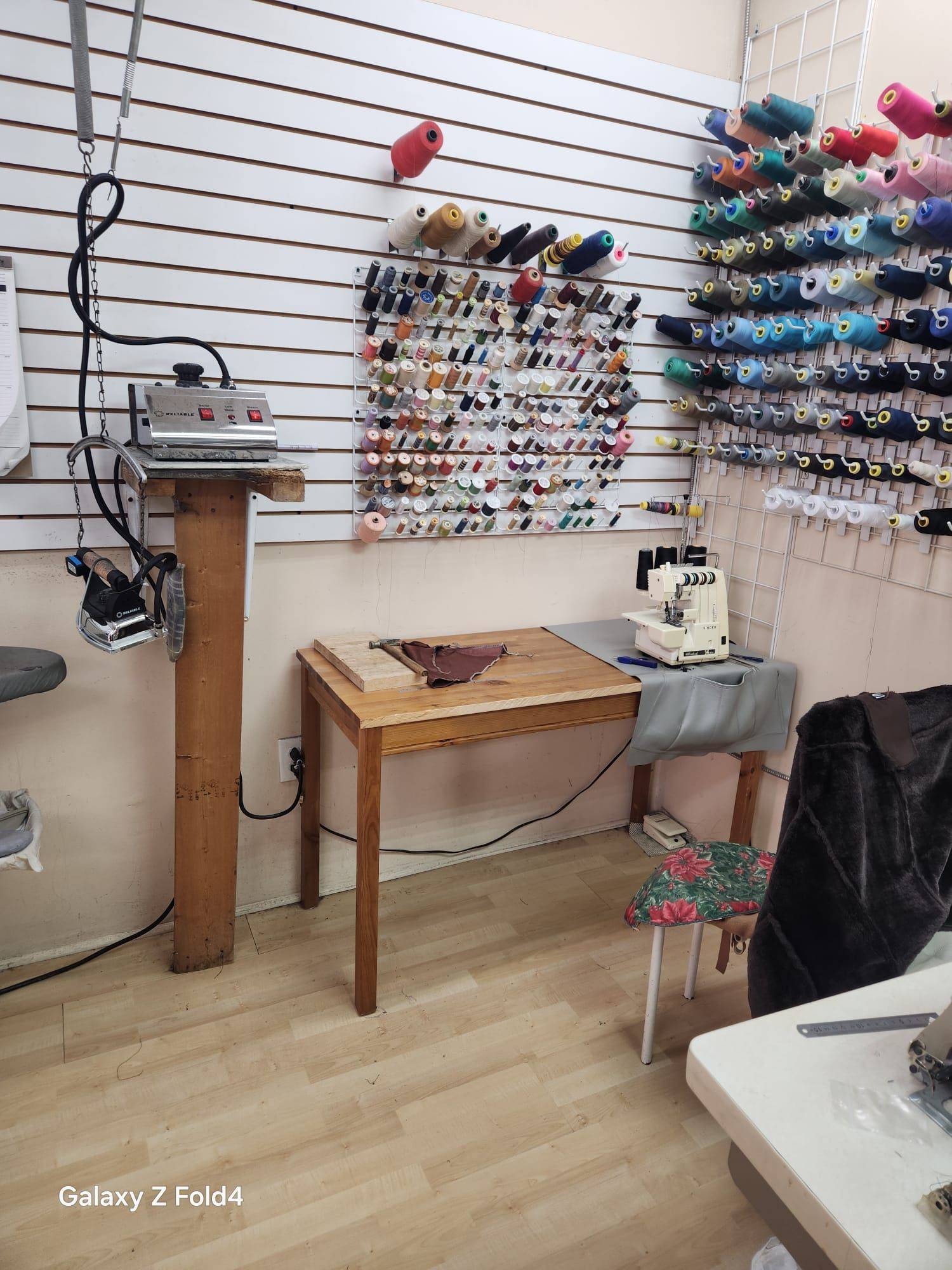 Toronto W01, ON M6S 4W1,2323 Bloor ST W #8