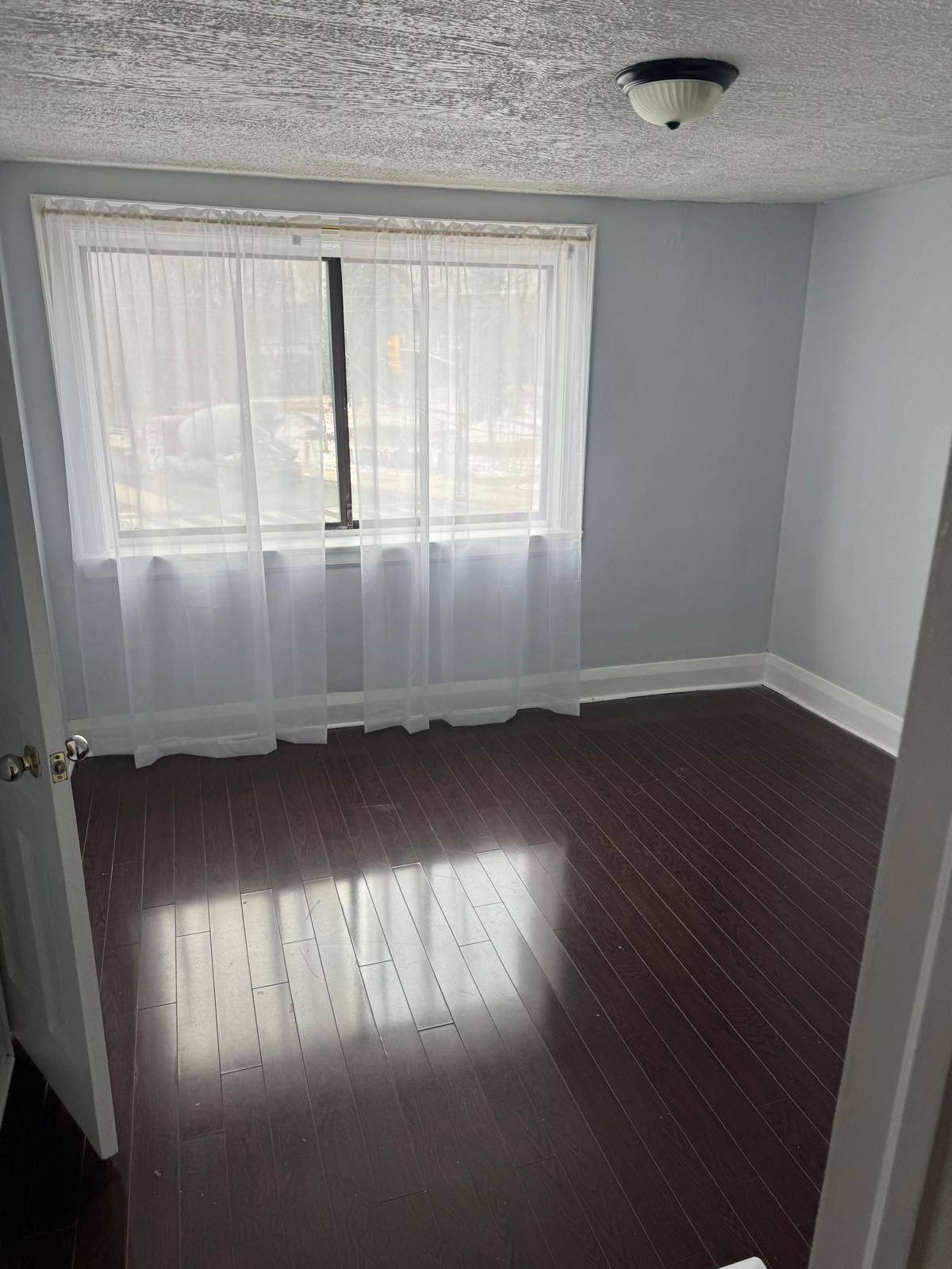 Toronto W04, ON M9N 1Z8,2383 Weston RD