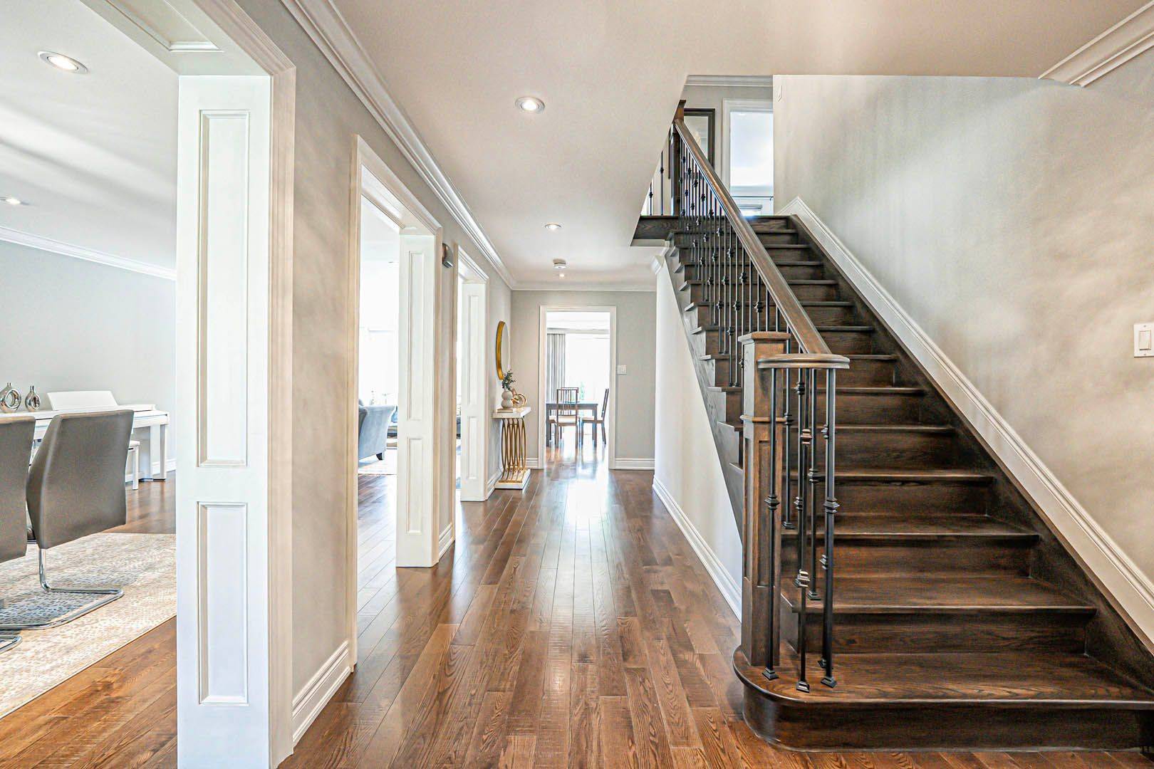 Mississauga, ON L5B 2E8,2344 Kenbarb RD