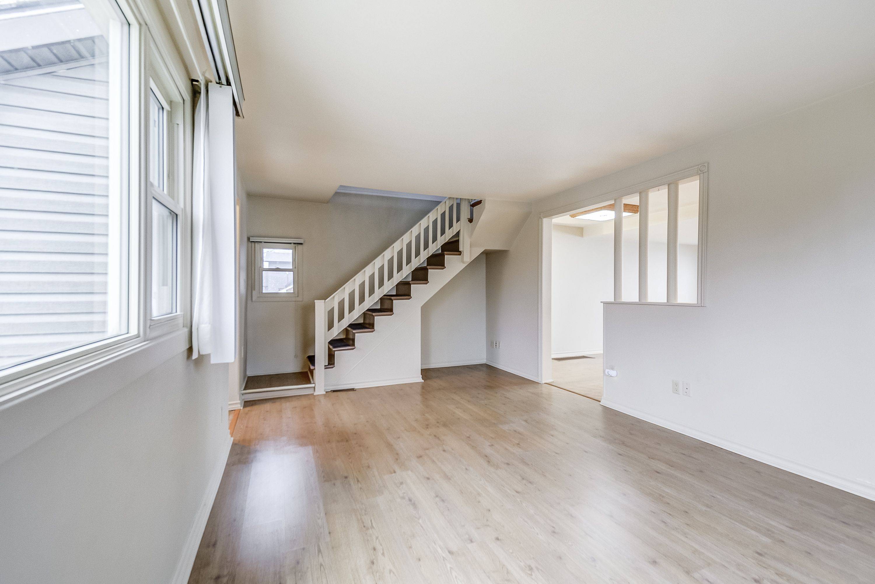 Haldimand, ON N0A 1P0,906 Lakeshore RD