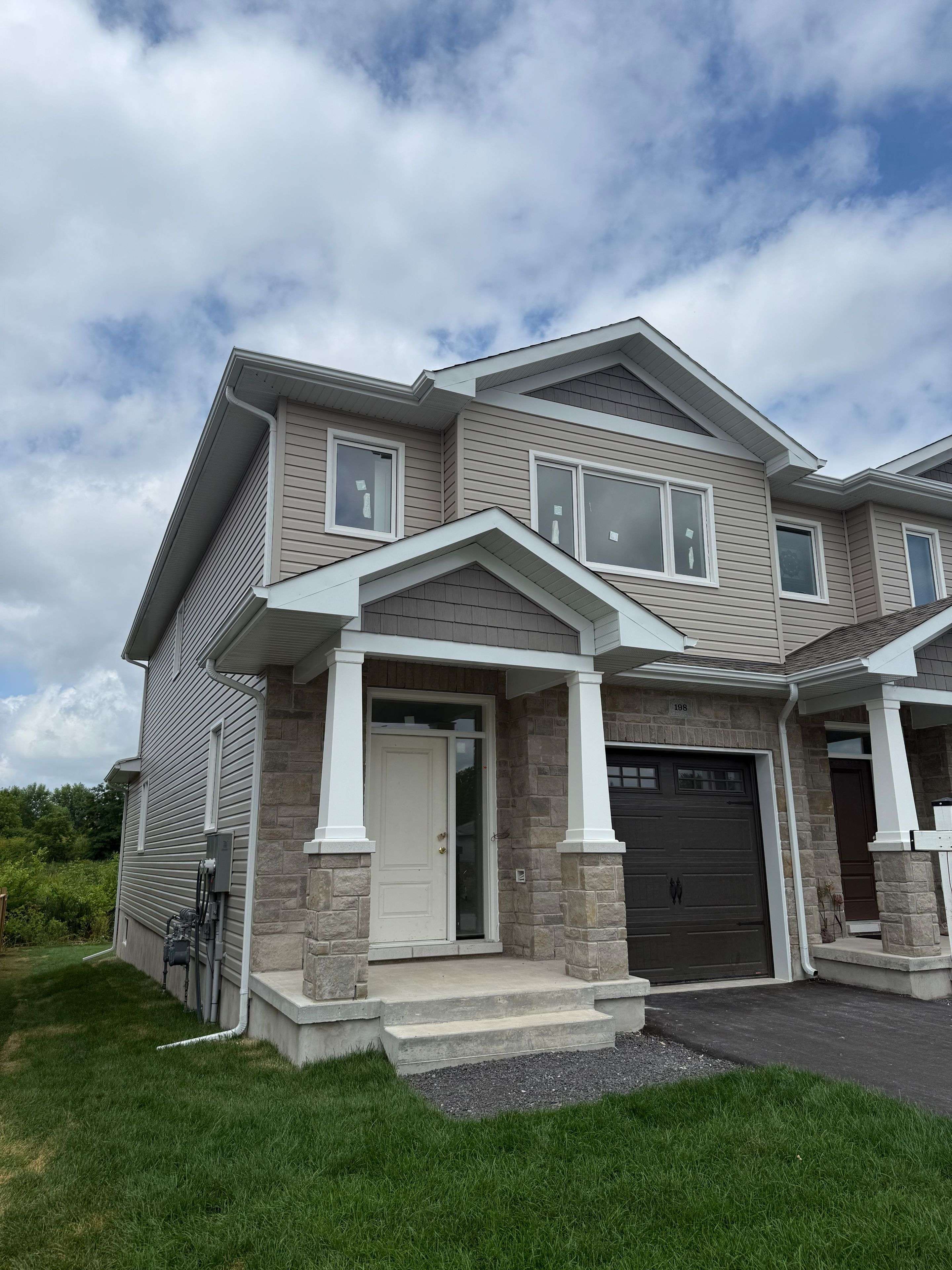 Greater Napanee, ON K7R 3X8,198 HERITAGE PARK DR