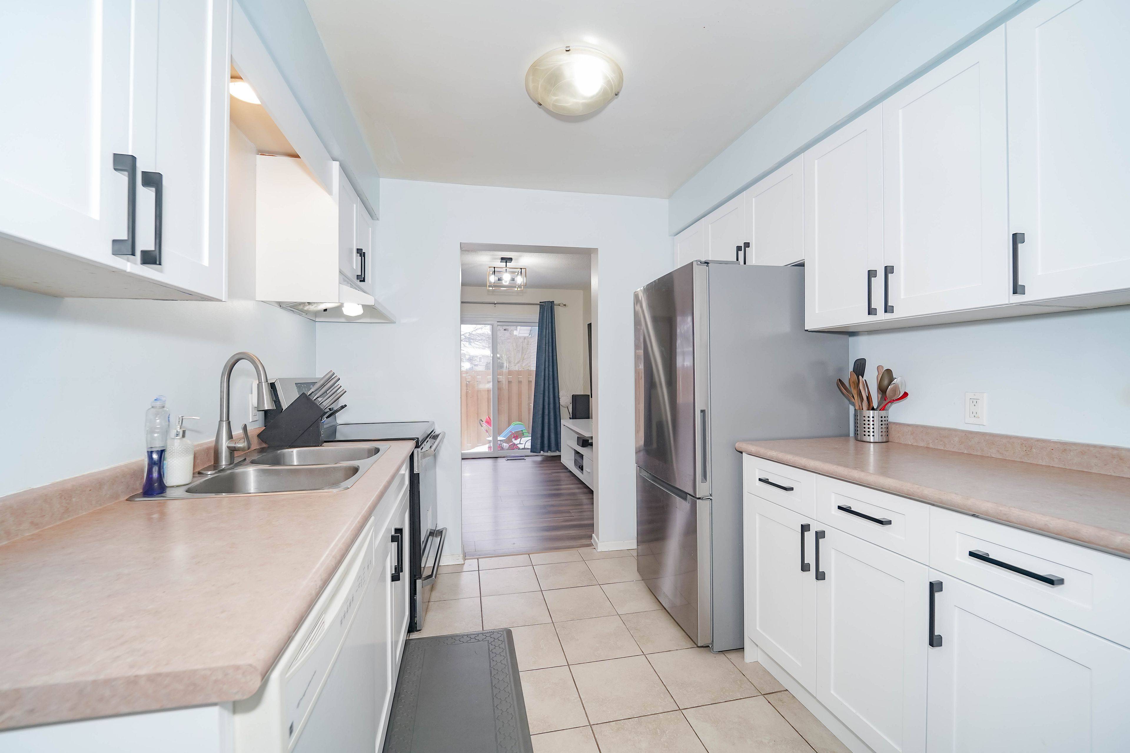 Waterloo, ON N2K 3R5,455 Kingscourt DR #2