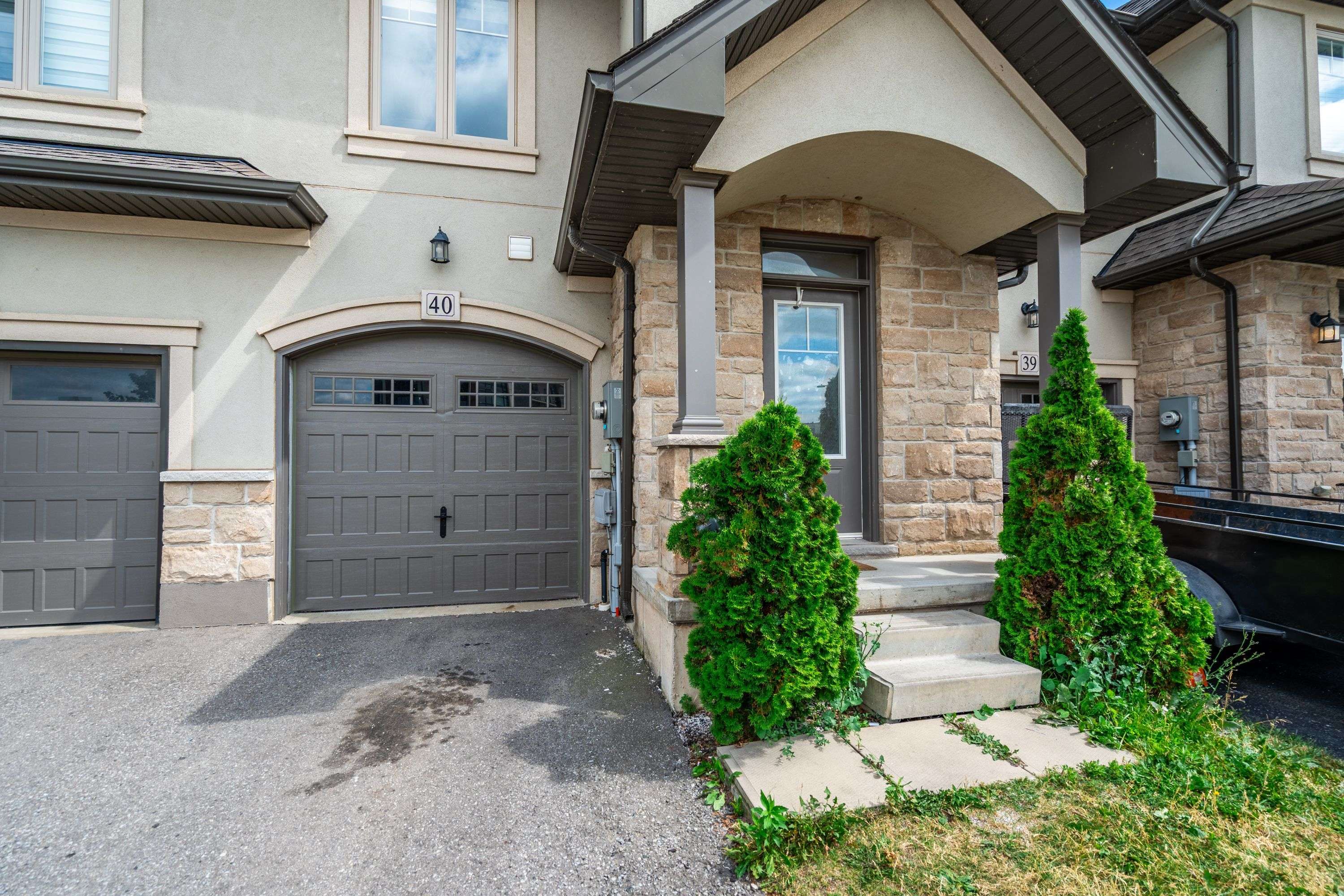 Hamilton, ON L8E 0J4,98 SHOREVIEW PL #40