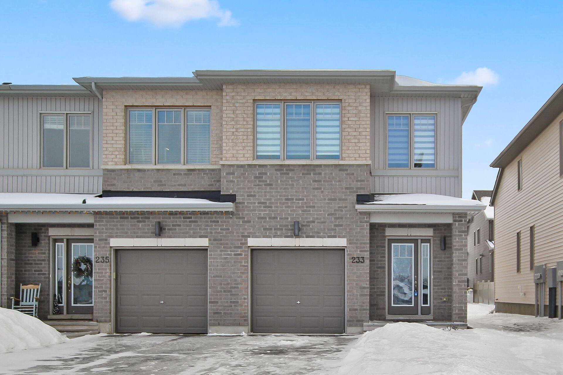 Blossom Park - Airport And Area, ON K1X 0G2,233 Pingwi PL