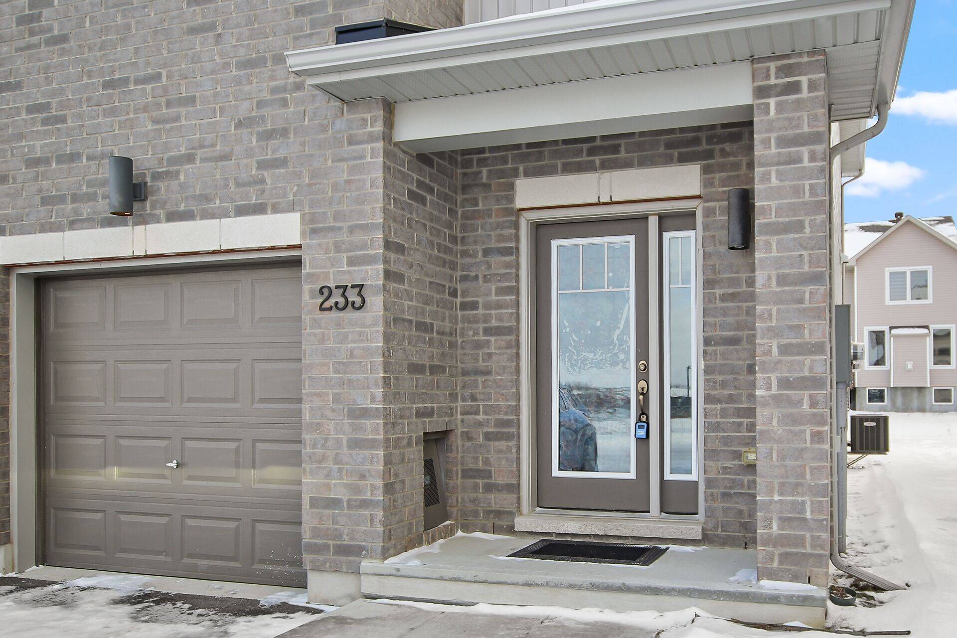 Blossom Park - Airport And Area, ON K1X 0G2,233 Pingwi PL