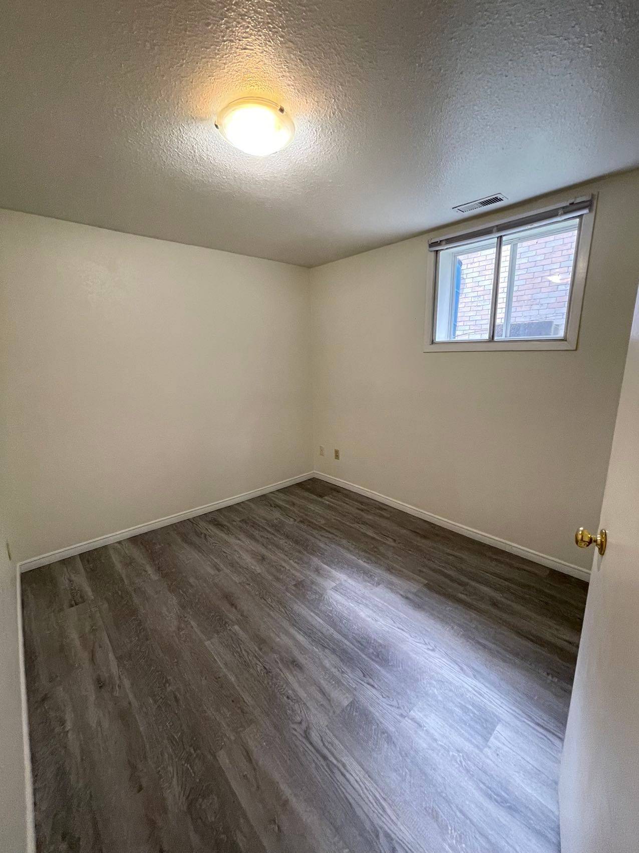 Guelph, ON N1G 3N9,129 KORTRIGHT DR W #Basement