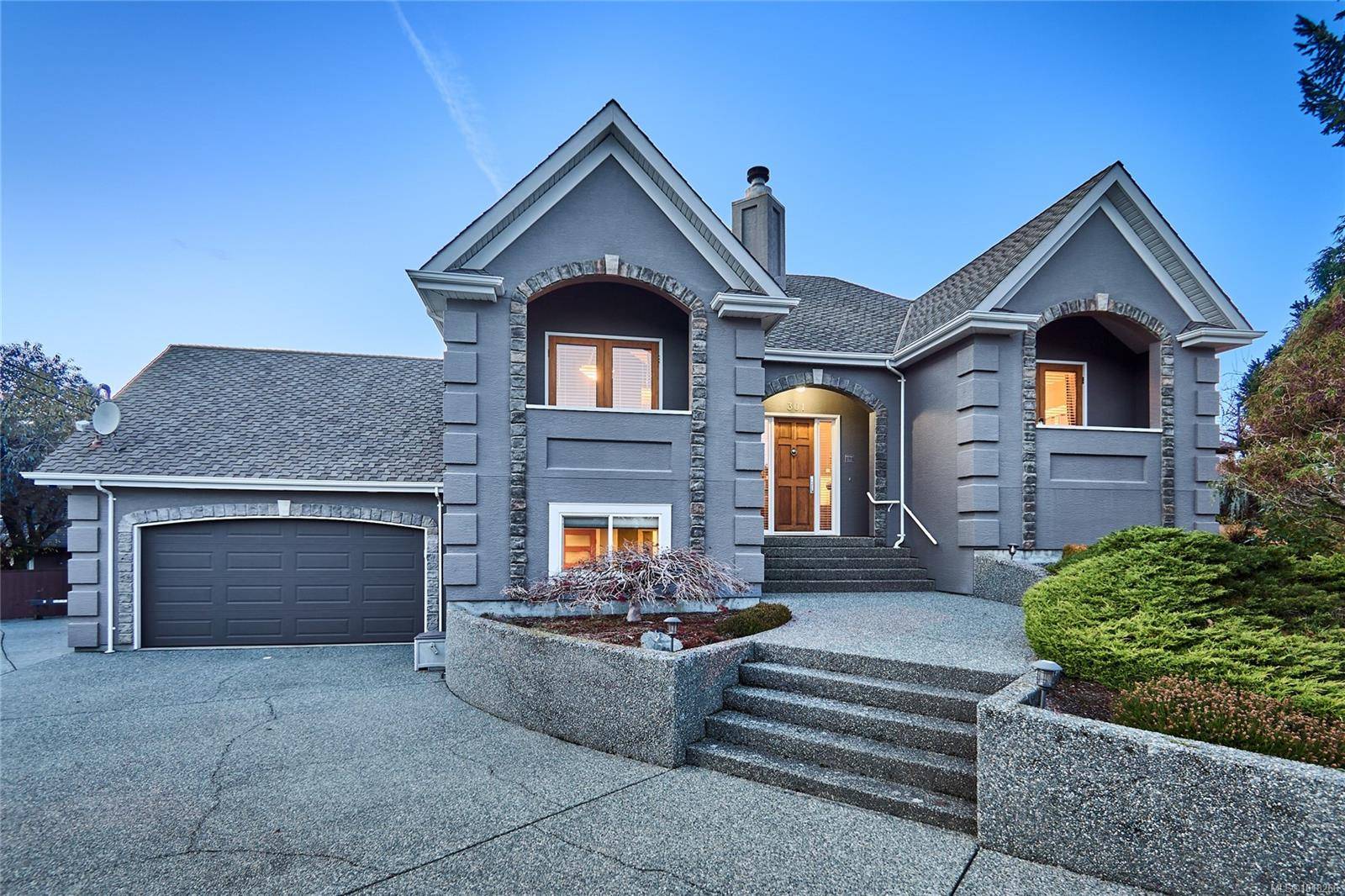 Nanaimo, BC V9R 6A4,301 Mount Royal Pl