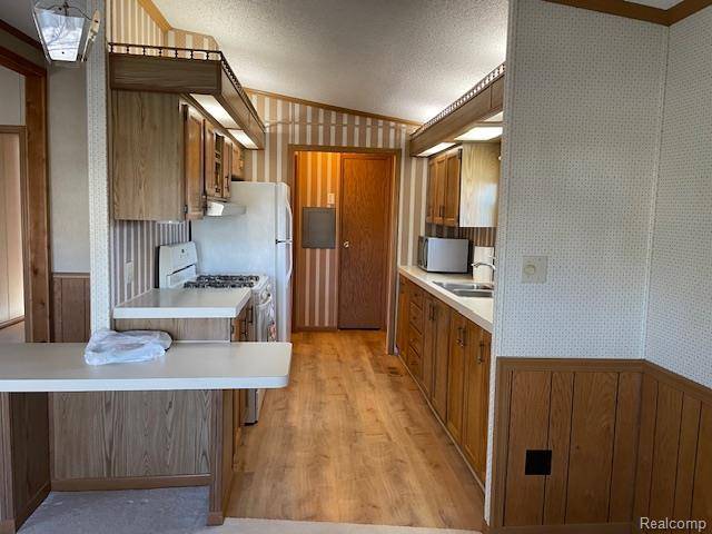 Jonesville, MI 49250,605 Cedar Court