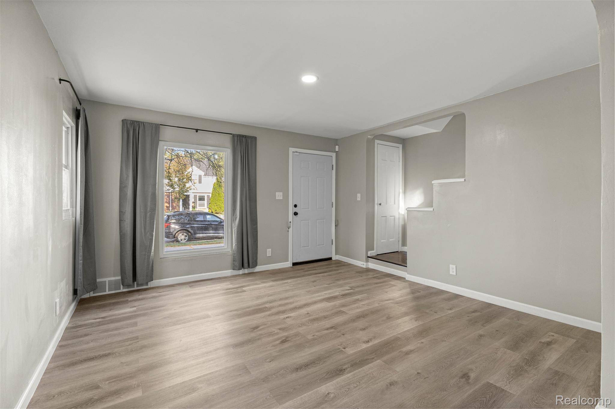 Detroit, MI 48224,10838 Nottingham RD