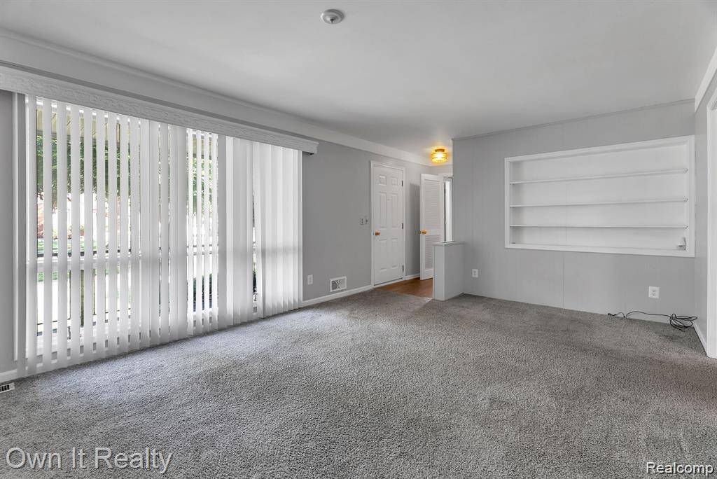 Dearborn Heights, MI 48127,20195 River Oaks DR