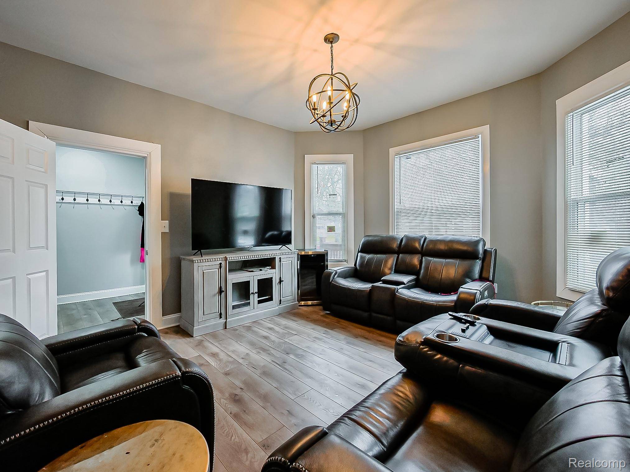 Detroit, MI 48202,420 Mount Vernon ST