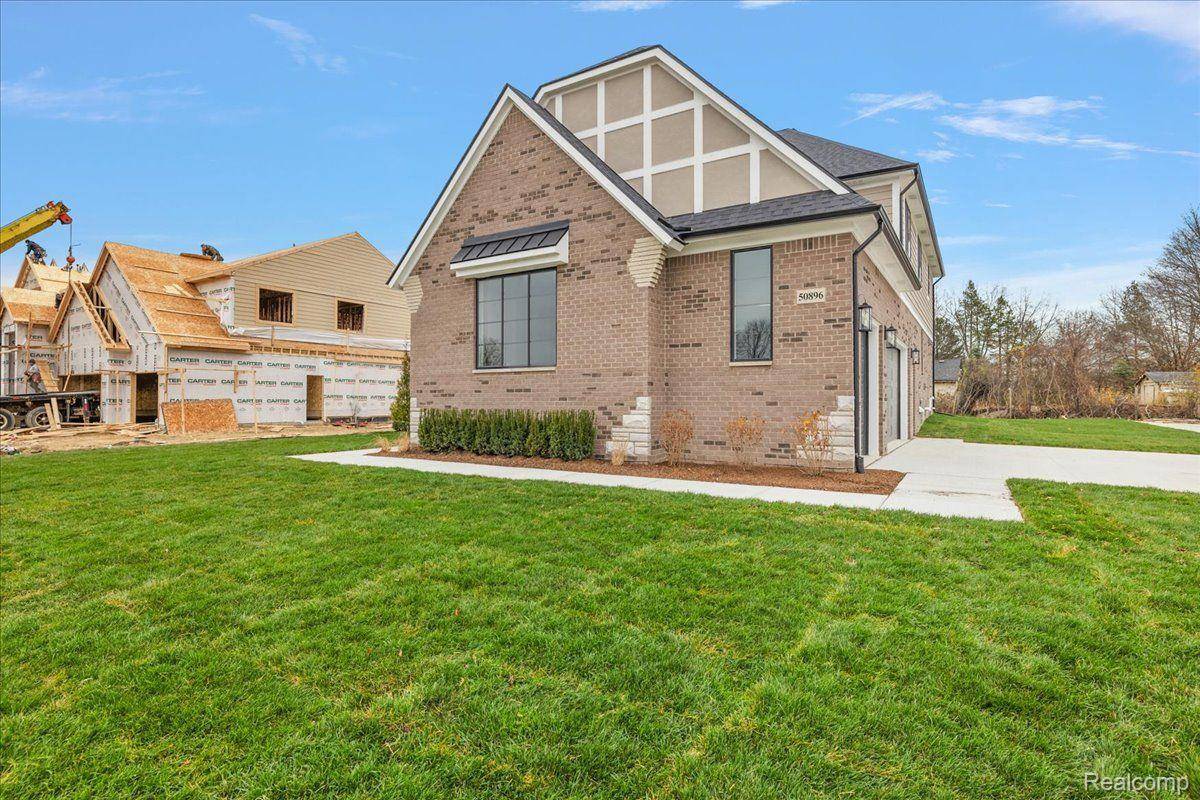 Macomb, MI 48042,50896 MISTWOOD DR