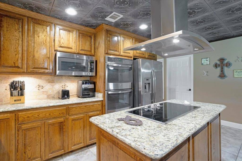 Savoy, TX 75479,1578 County Road 1240