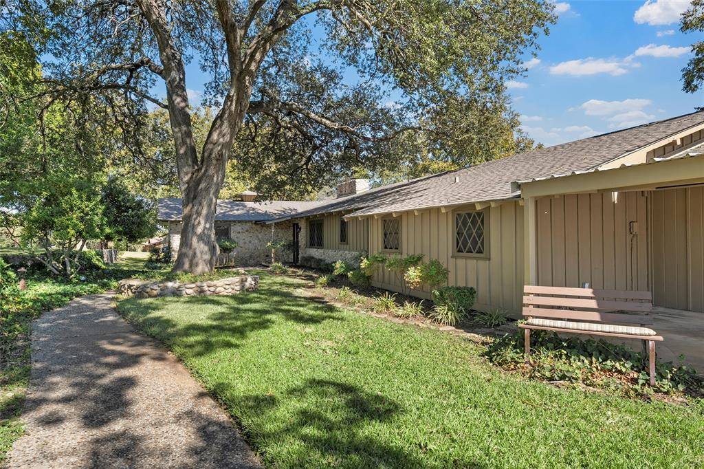 Mcgregor, TX 76657,925 Church Road