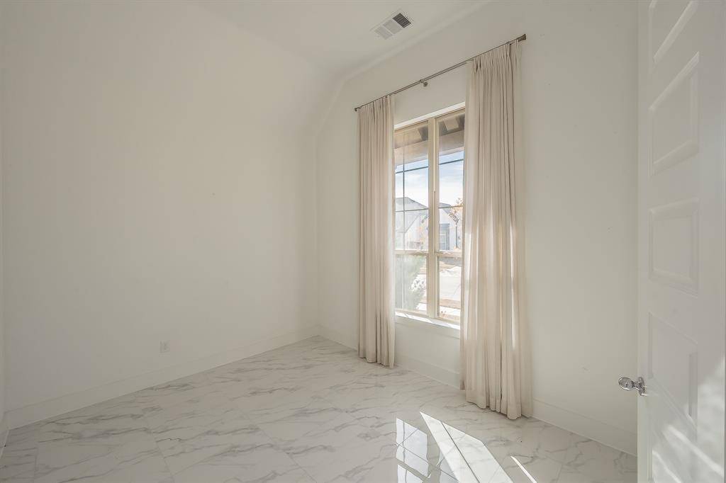 Aubrey, TX 76227,4012 Prickly Pear Avenue