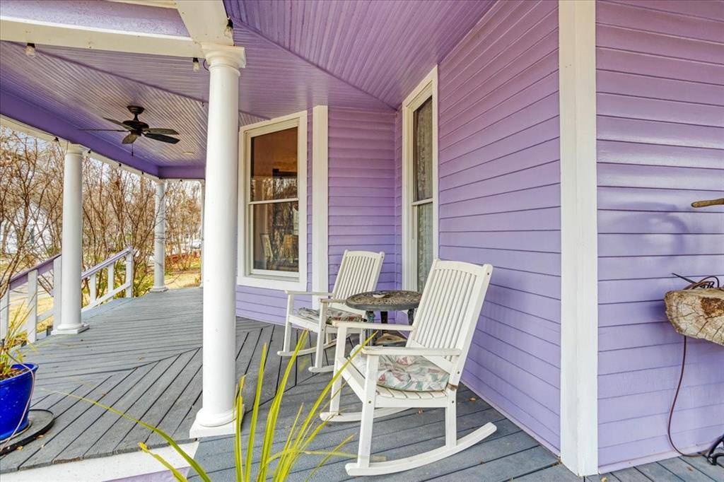 Bonham, TX 75418,300 W 6th Street