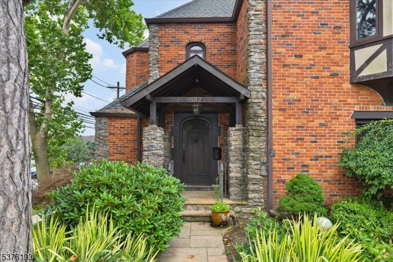 Kearny Town, NJ 07032,632 Belgrove Dr