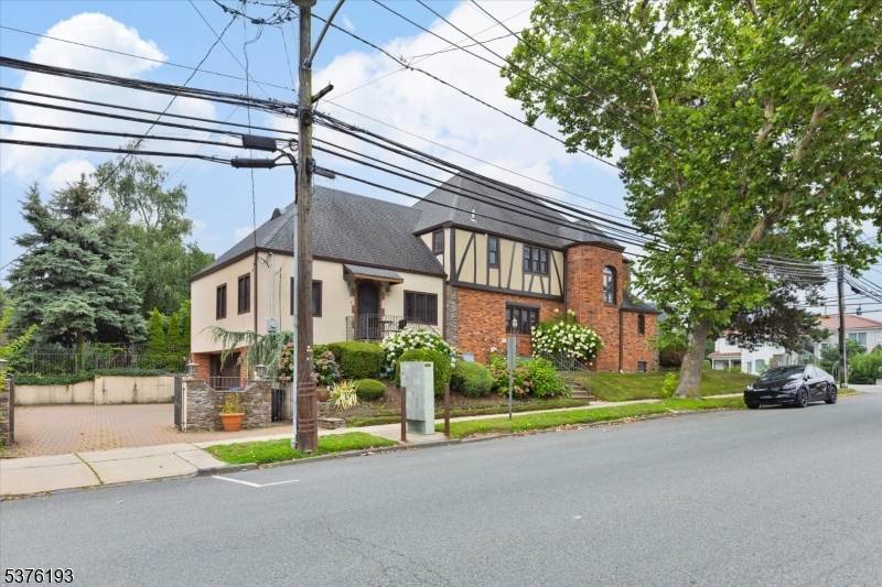 Kearny Town, NJ 07032,632 Belgrove Dr