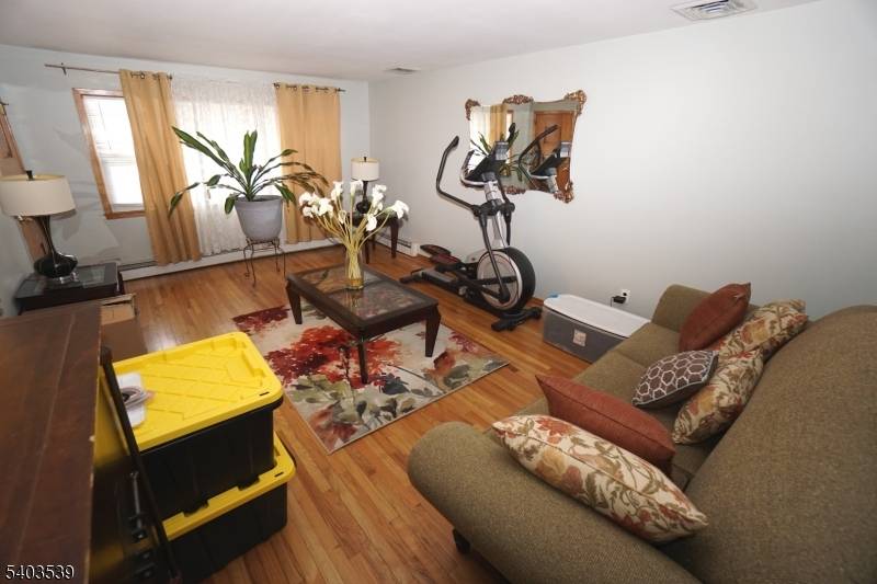 Rahway City, NJ 07065,348 W Emerson Ave