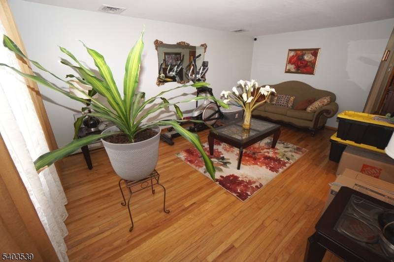 Rahway City, NJ 07065,348 W Emerson Ave